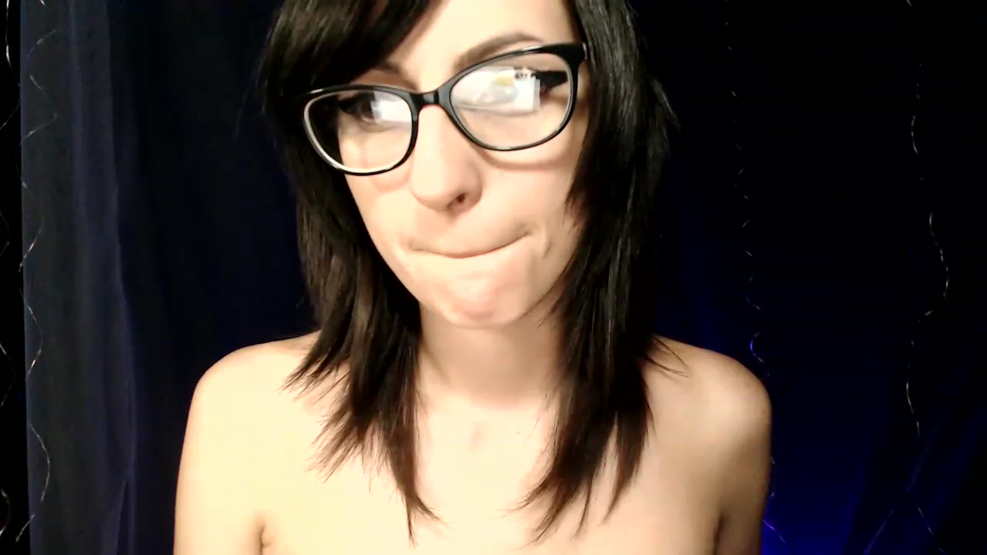 Gallery image thumbnail from FrankieStein_'s myfreecams stream on, 12/25/2022, 10:12 image 18 of 20