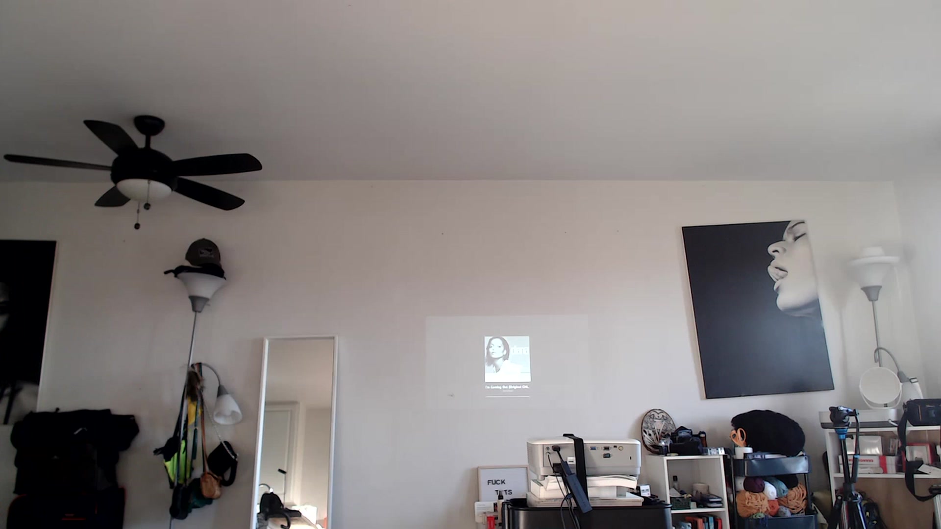 Gallery image thumbnail from Frankiiy_'s myfreecams stream on, 11/15/2022, 24:19 image 1 of 20
