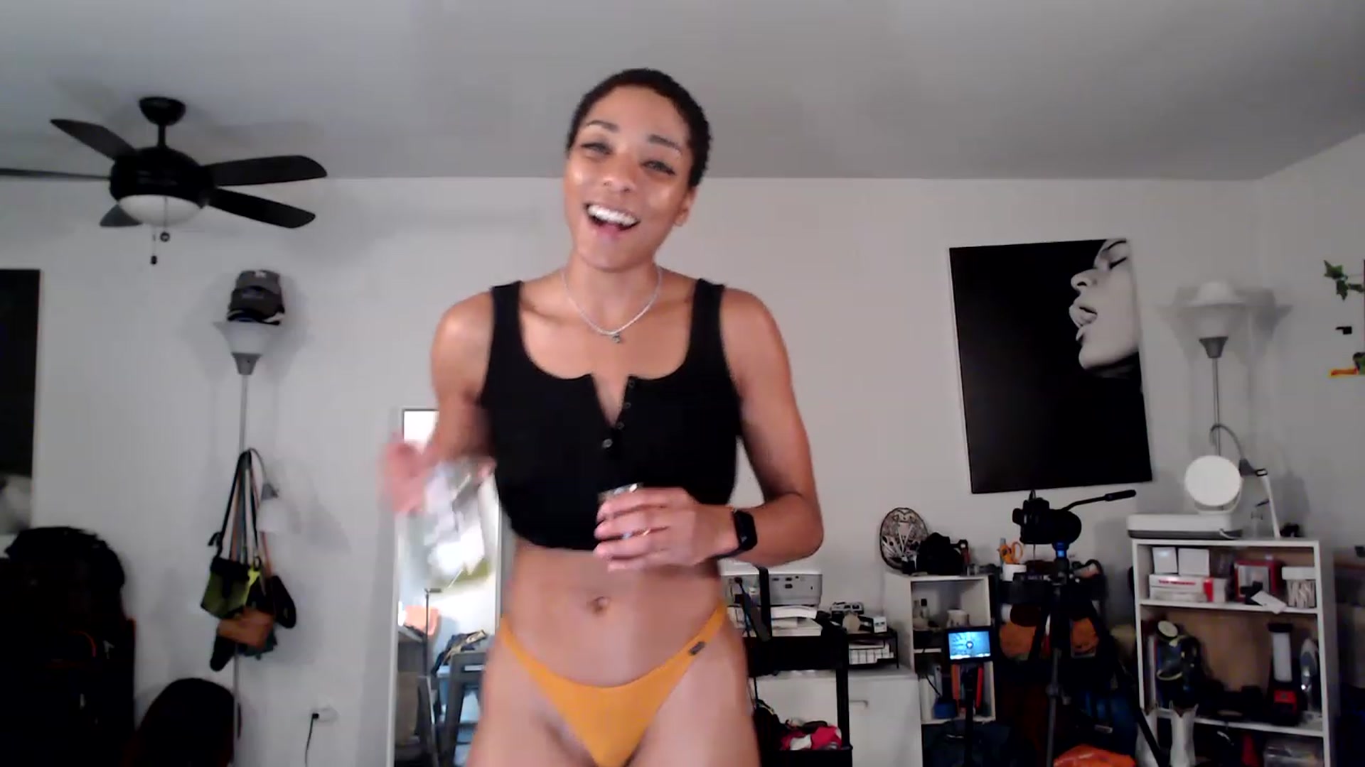 Gallery image thumbnail from Frankiiy_'s myfreecams stream on, 11/23/2022, 09:30 image 12 of 20