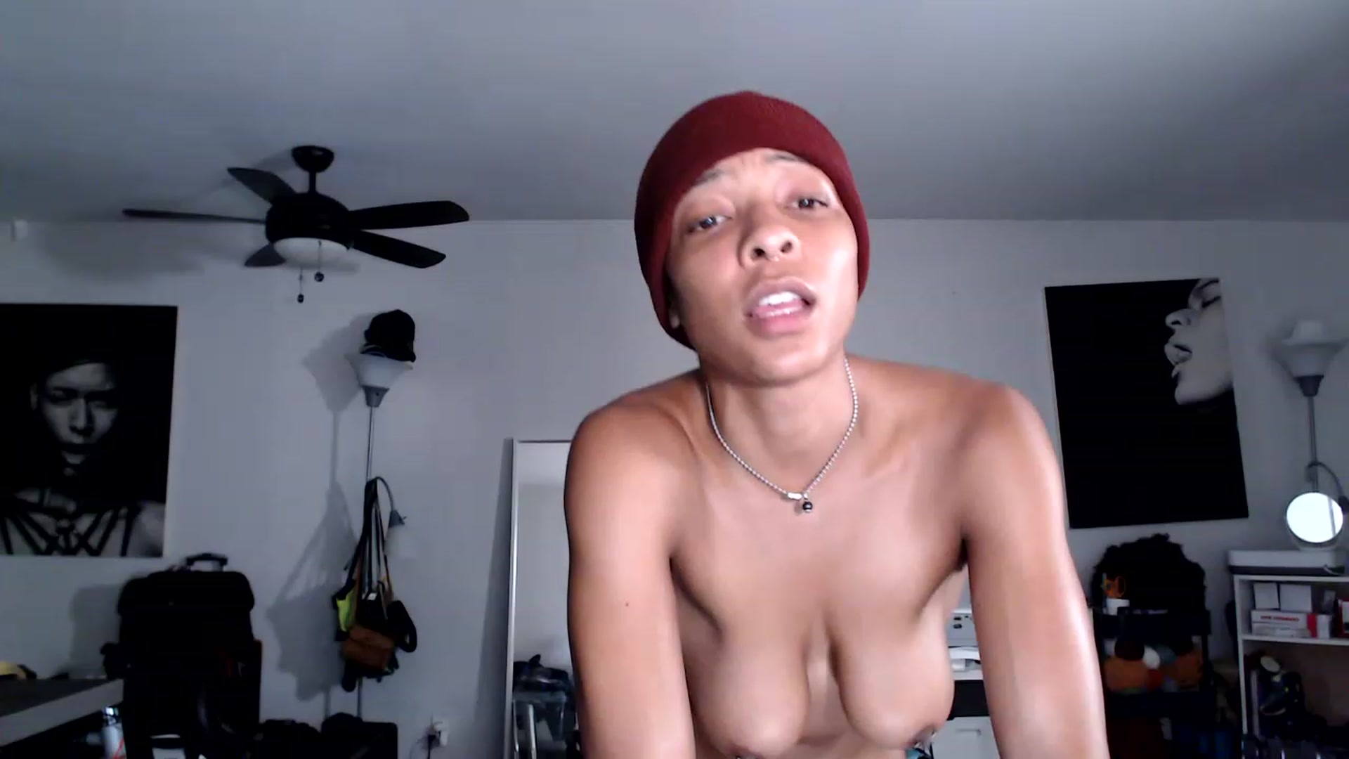 Gallery image thumbnail from Frankiiy_'s myfreecams stream on, 11/27/2022, 06:58 image 6 of 20