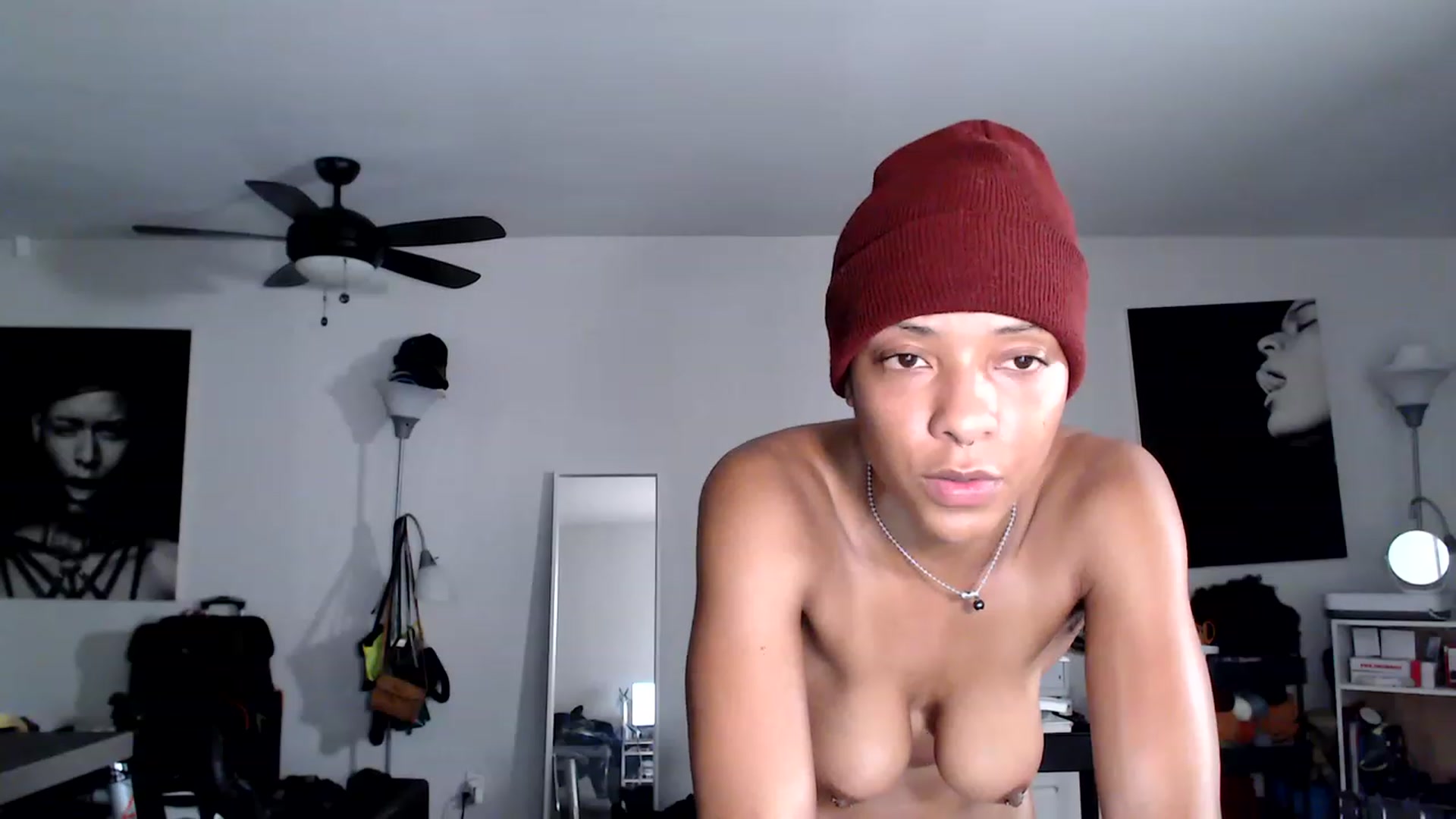Gallery image thumbnail from Frankiiy_'s myfreecams stream on, 11/27/2022, 06:58 image 14 of 20