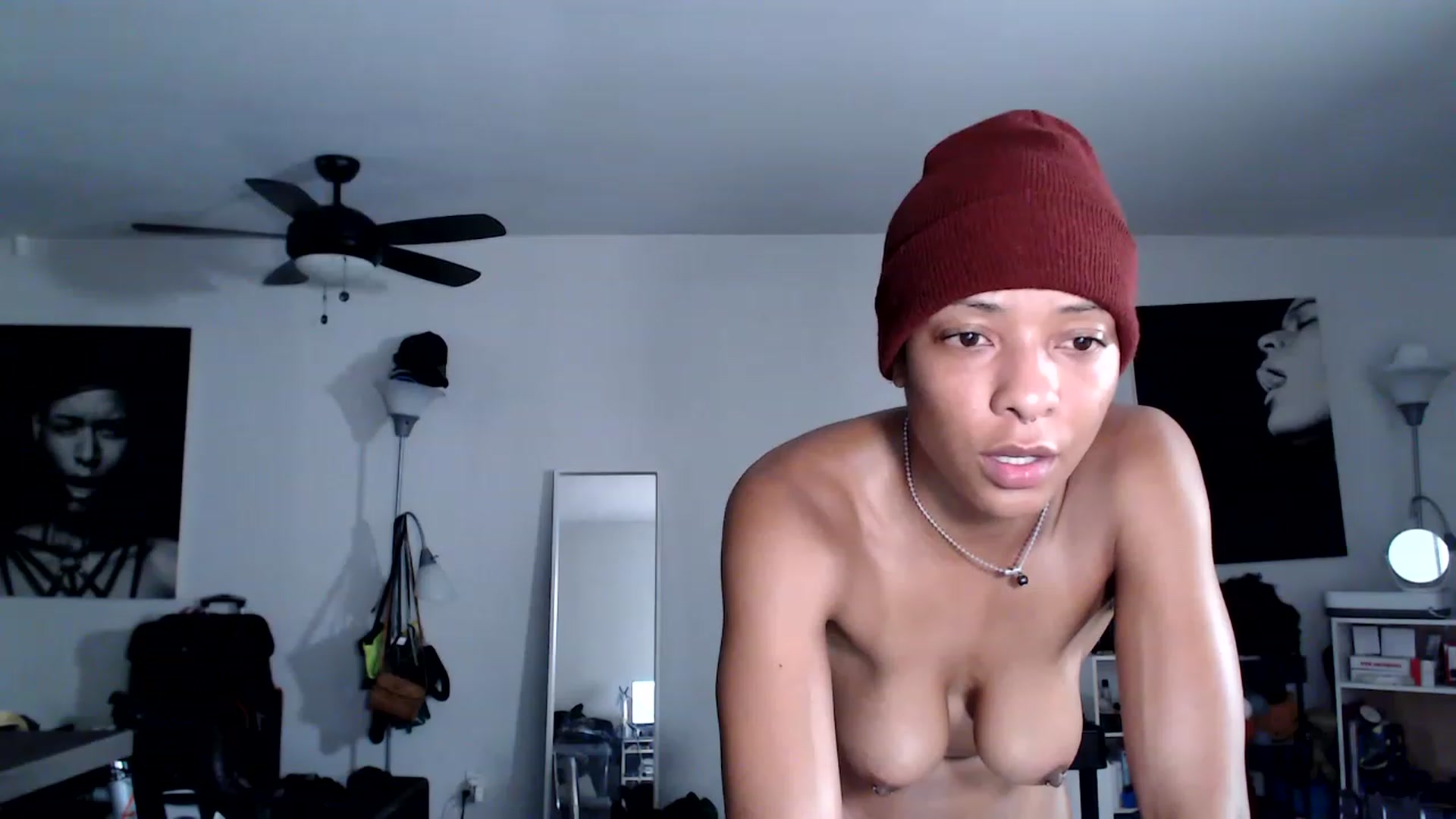 Gallery image thumbnail from Frankiiy_'s myfreecams stream on, 11/27/2022, 06:58 image 18 of 20