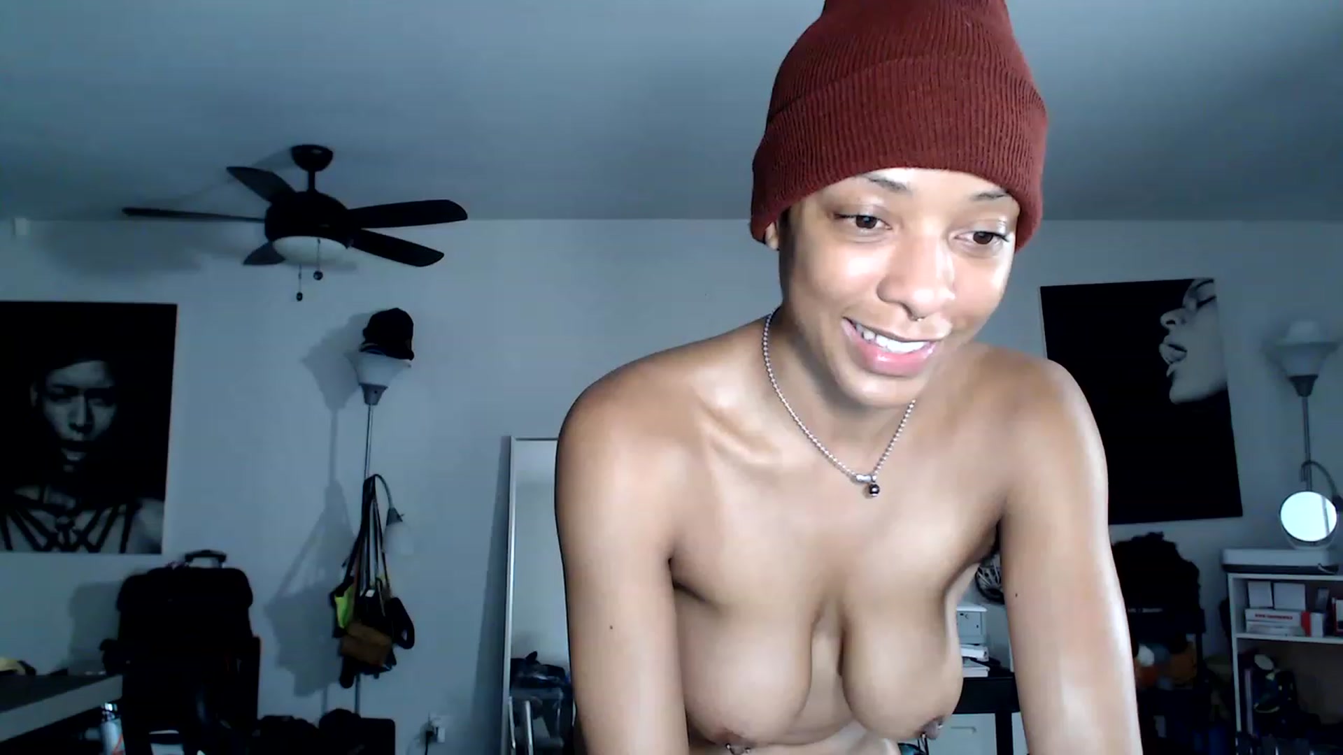 Gallery image thumbnail from Frankiiy_'s myfreecams stream on, 11/27/2022, 06:58 image 1 of 20