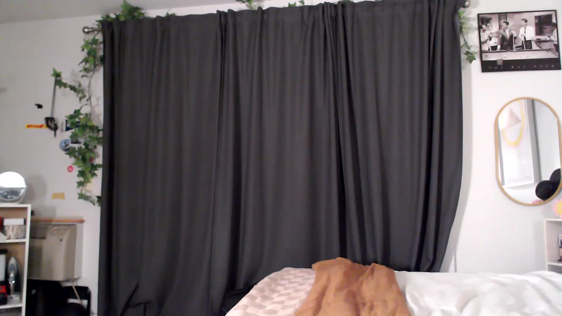 Gallery image thumbnail from Frankiiy_'s myfreecams stream on, 12/02/2022, 07:23 image 6 of 20