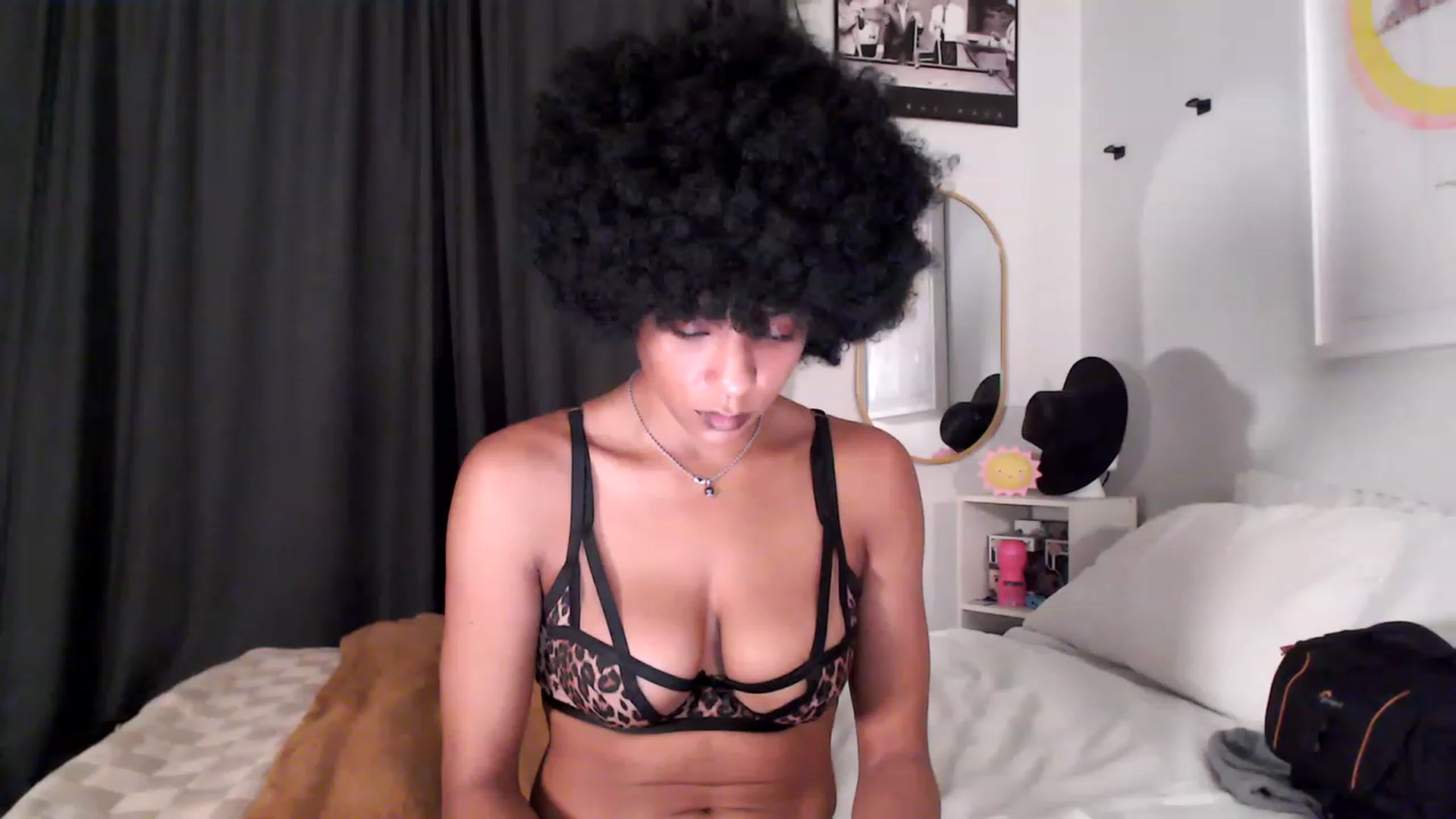 Gallery image thumbnail from Frankiiy_'s myfreecams stream on, 12/02/2022, 07:23 image 18 of 20
