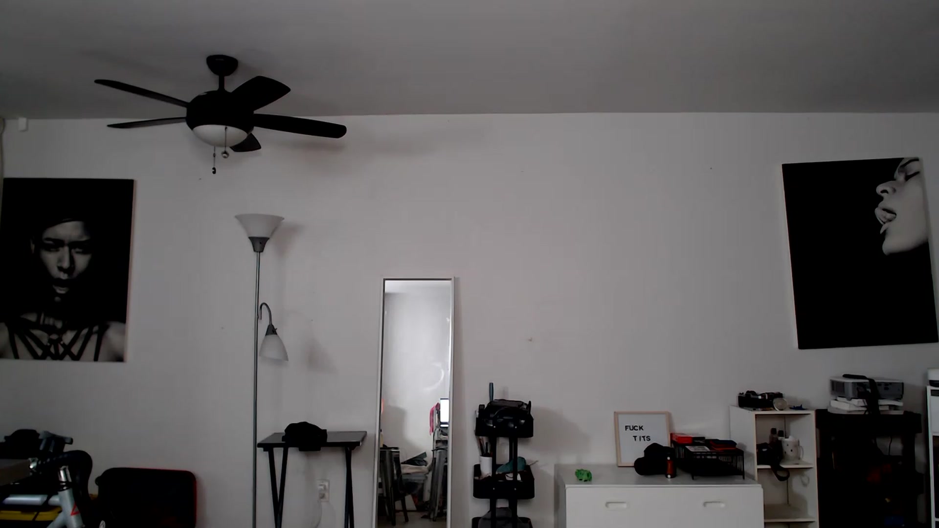 Gallery image thumbnail from Frankiiy_'s myfreecams stream on, 12/15/2022, 08:06 image 15 of 20