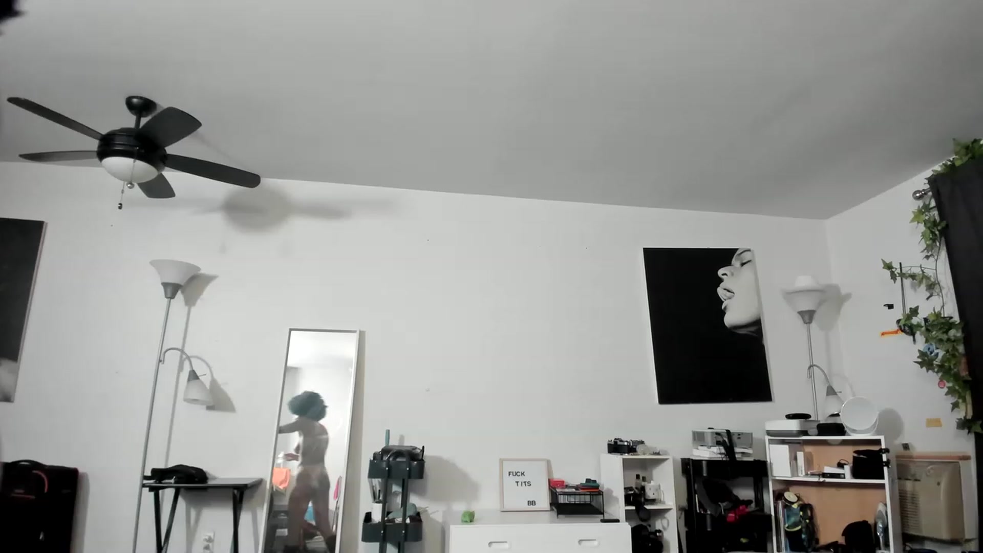 Gallery image thumbnail from Frankiiy_'s myfreecams stream on, 12/16/2022, 07:42 image 2 of 20