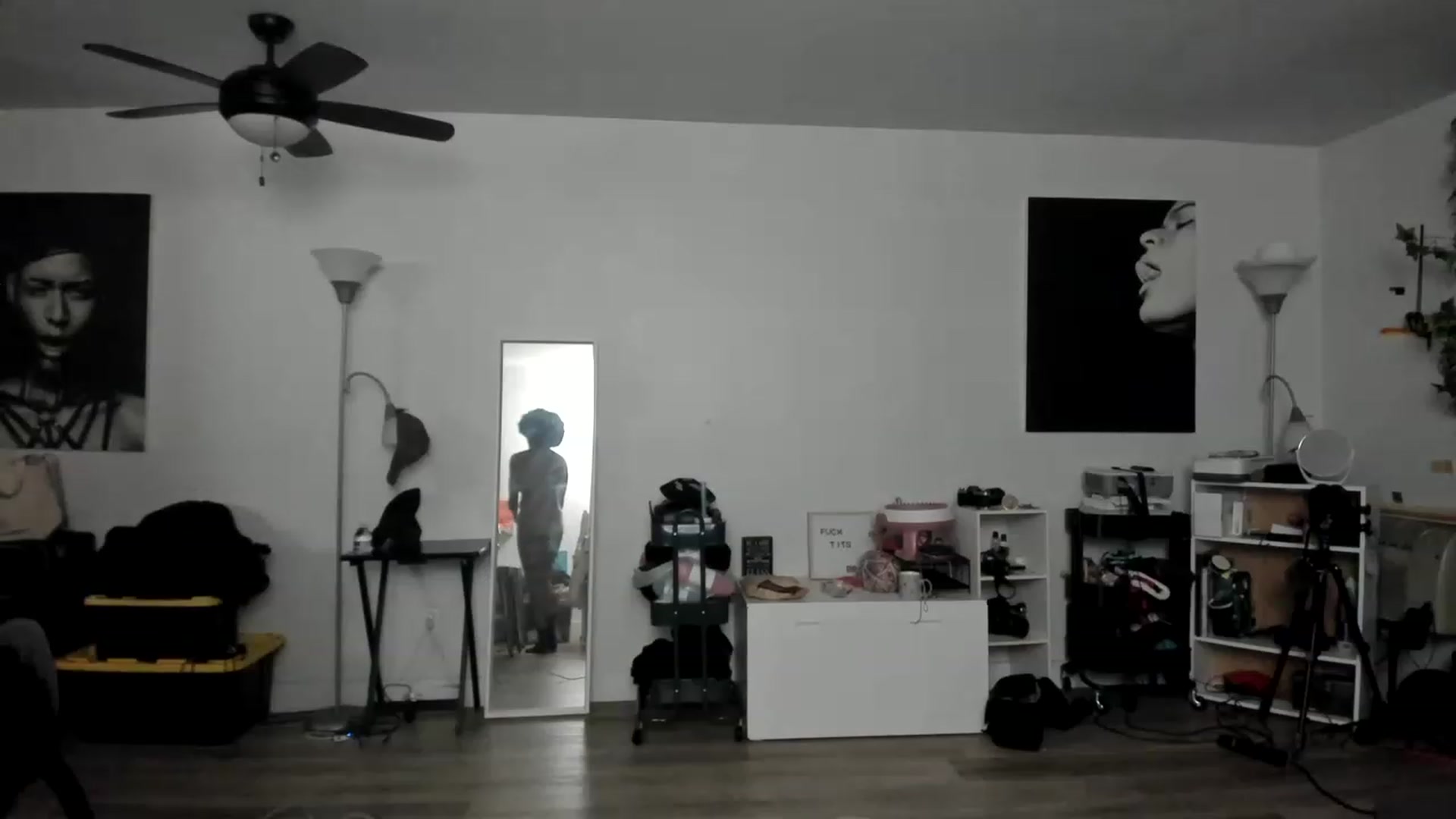 Gallery image thumbnail from Frankiiy_'s myfreecams stream on, 12/21/2022, 08:03 image 13 of 20