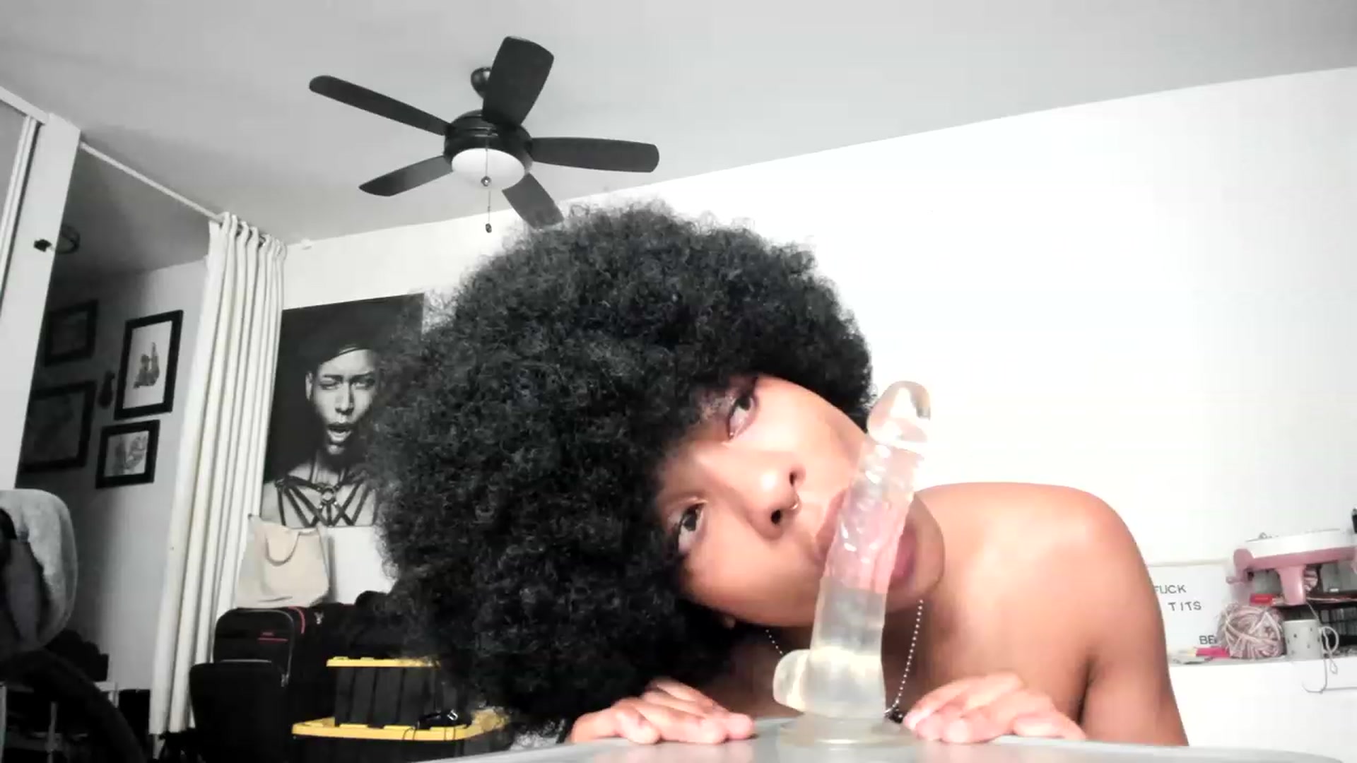 Gallery image thumbnail from Frankiiy_'s myfreecams stream on, 12/21/2022, 08:03 image 11 of 20