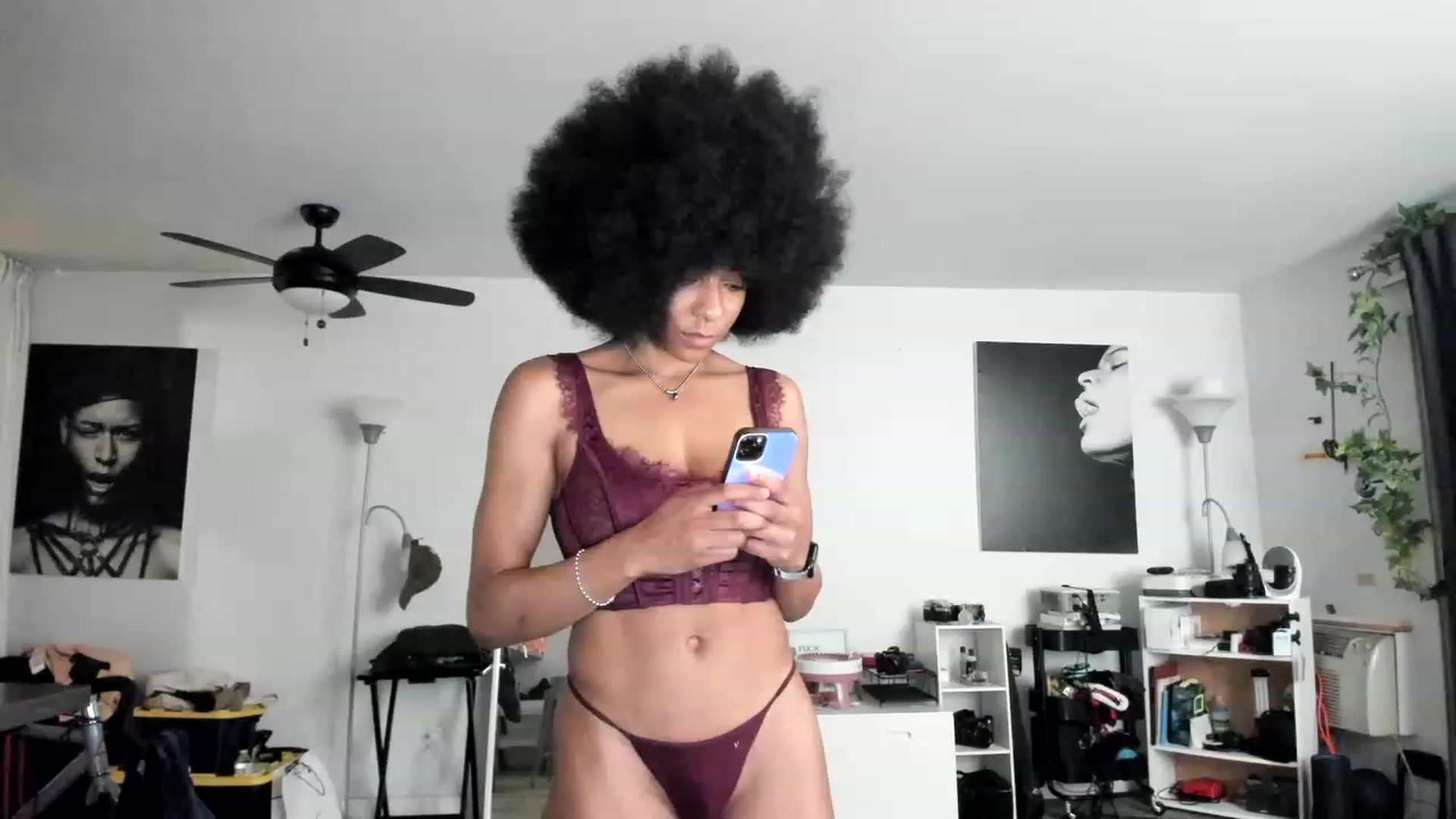 Gallery image thumbnail from Frankiiy_'s myfreecams stream on, 12/30/2022, 07:30 image 18 of 20