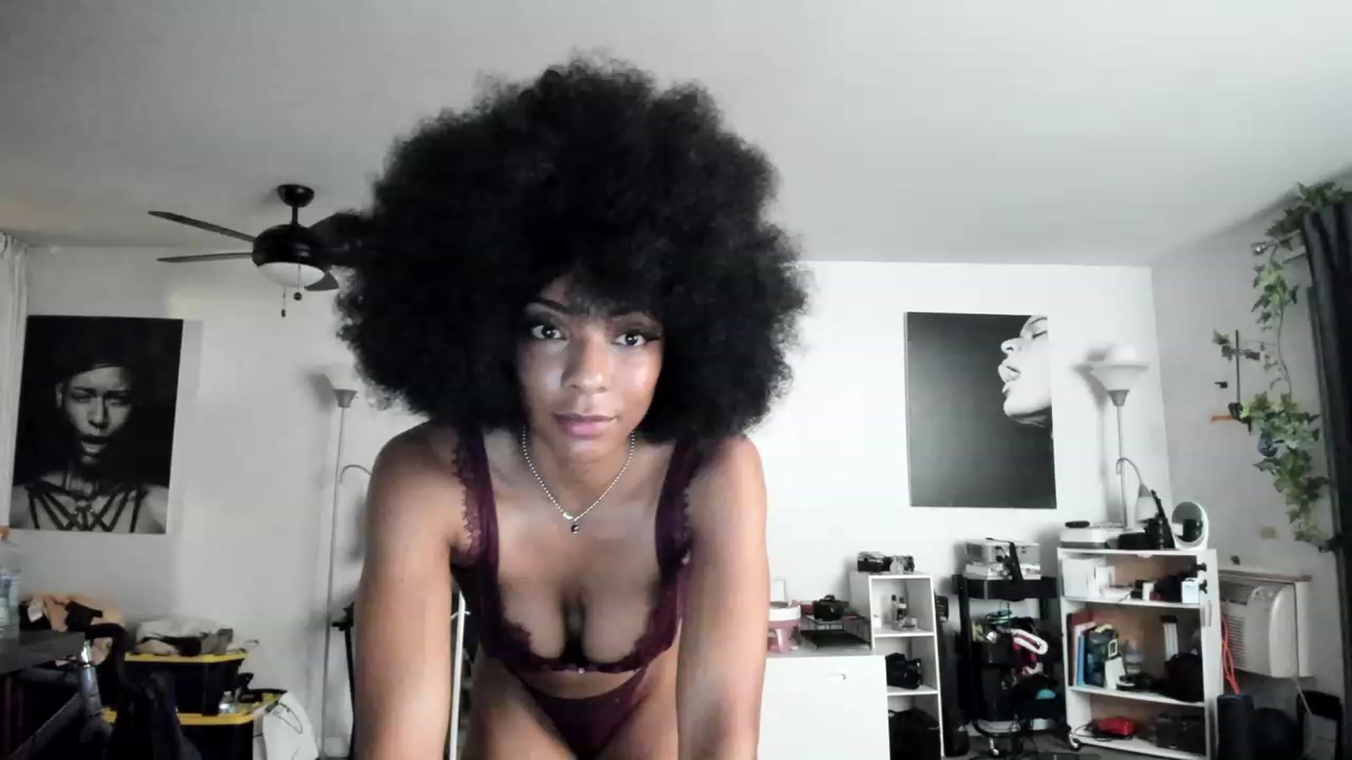 Gallery image thumbnail from Frankiiy_'s myfreecams stream on, 12/30/2022, 07:30 image 1 of 20