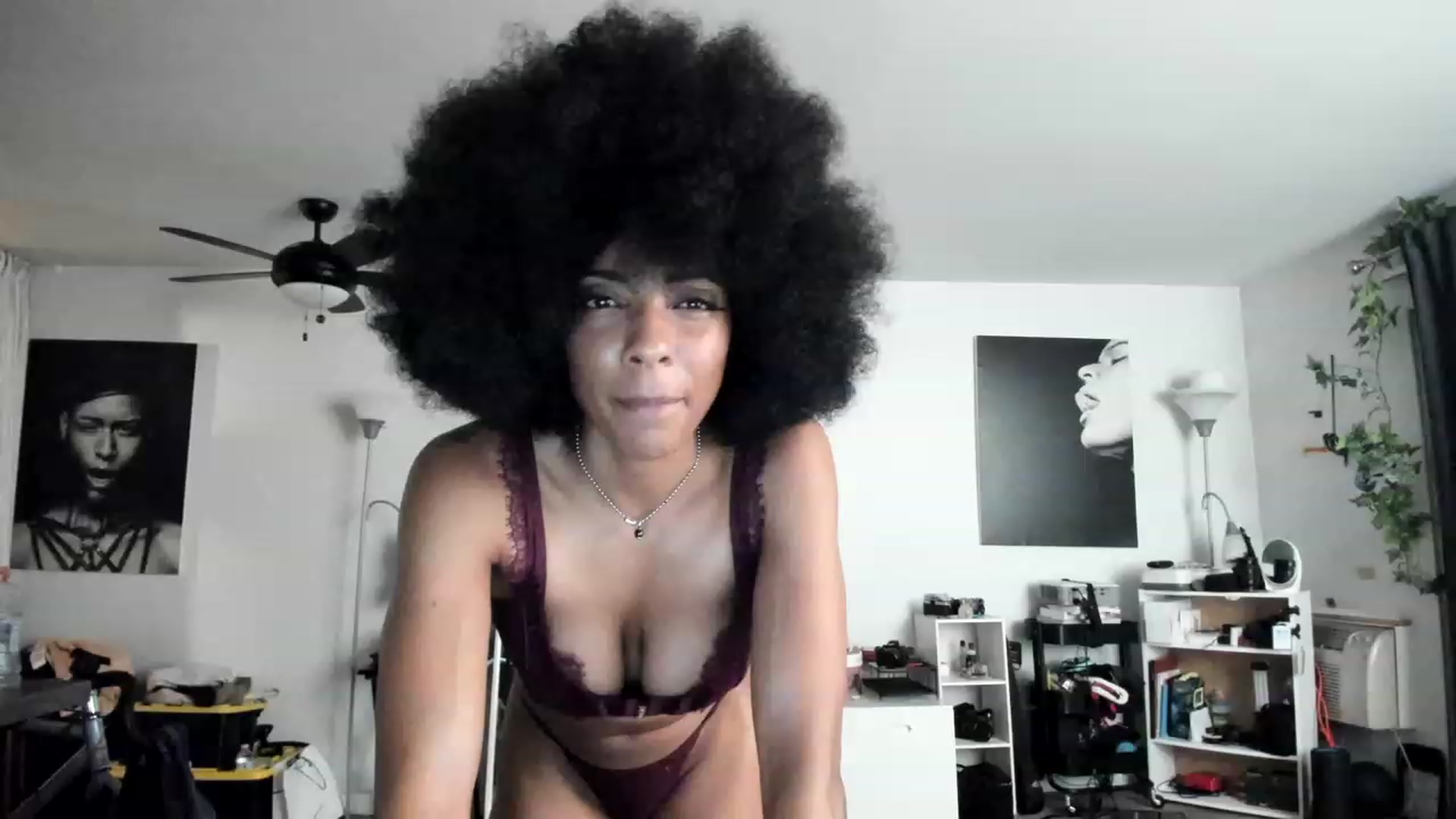 Gallery image thumbnail from Frankiiy_'s myfreecams stream on, 12/30/2022, 07:30 image 2 of 20