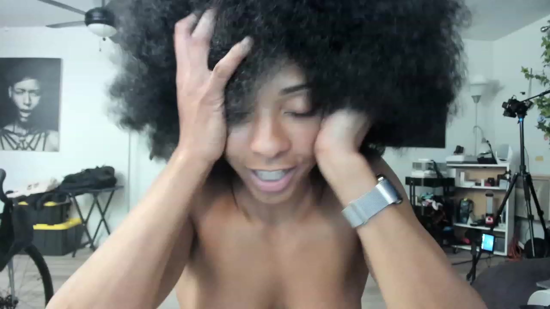 Gallery image thumbnail from Frankiiy_'s myfreecams stream on, 01/13/2023, 09:03 image 13 of 20