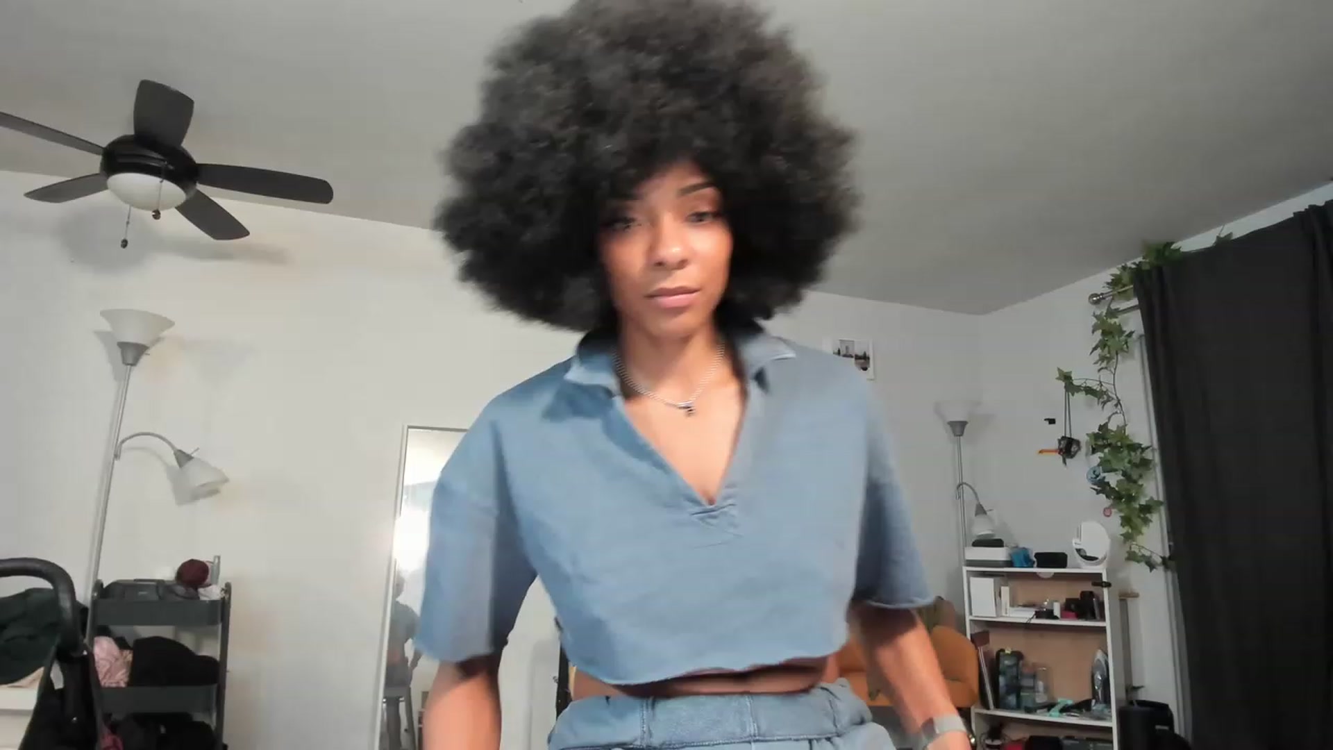 Gallery image thumbnail from Frankiiy_'s myfreecams stream on, 01/19/2023, 07:34 image 7 of 20