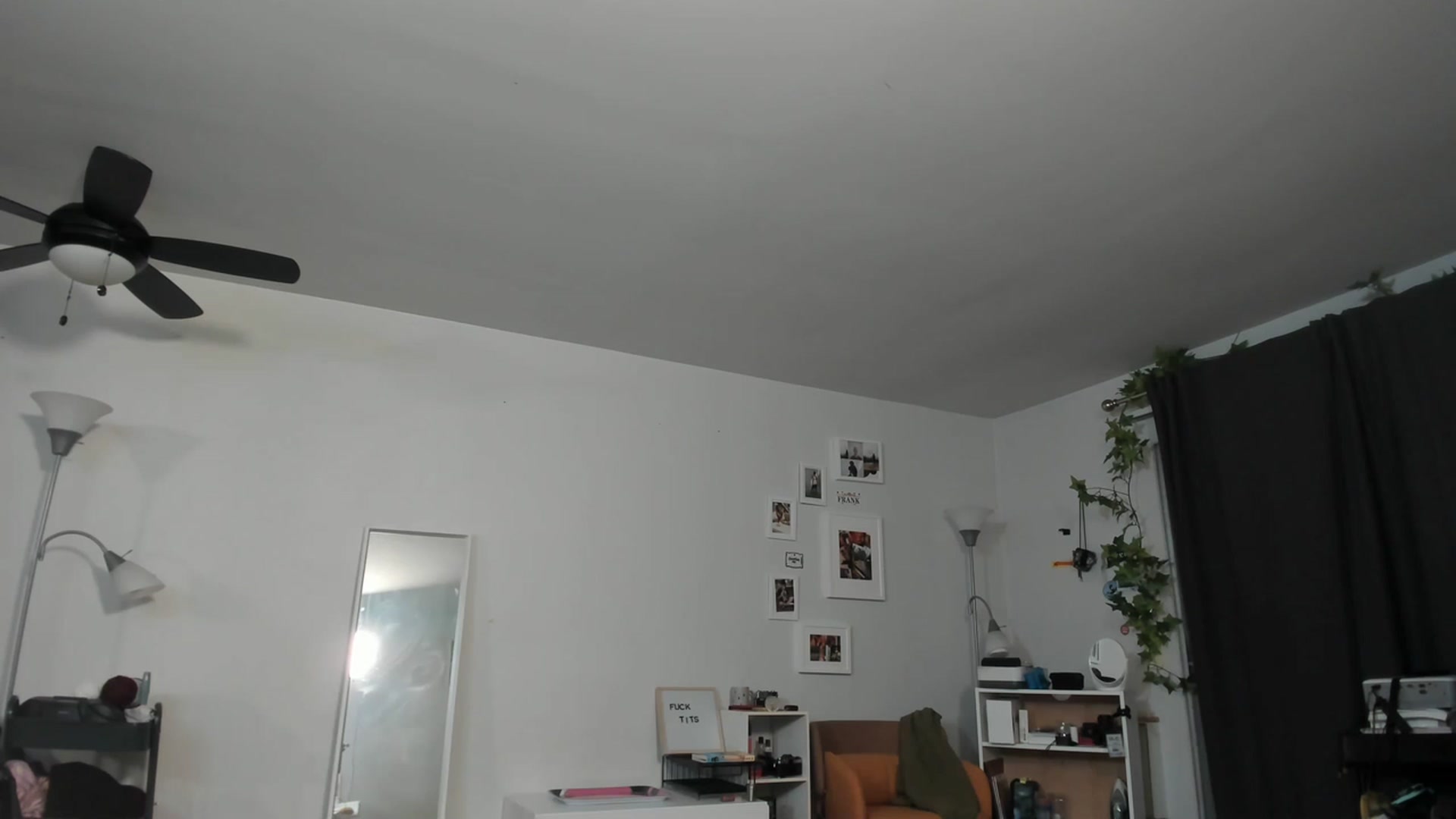 Gallery image thumbnail from Frankiiy_'s myfreecams stream on, 01/19/2023, 10:09 image 3 of 20