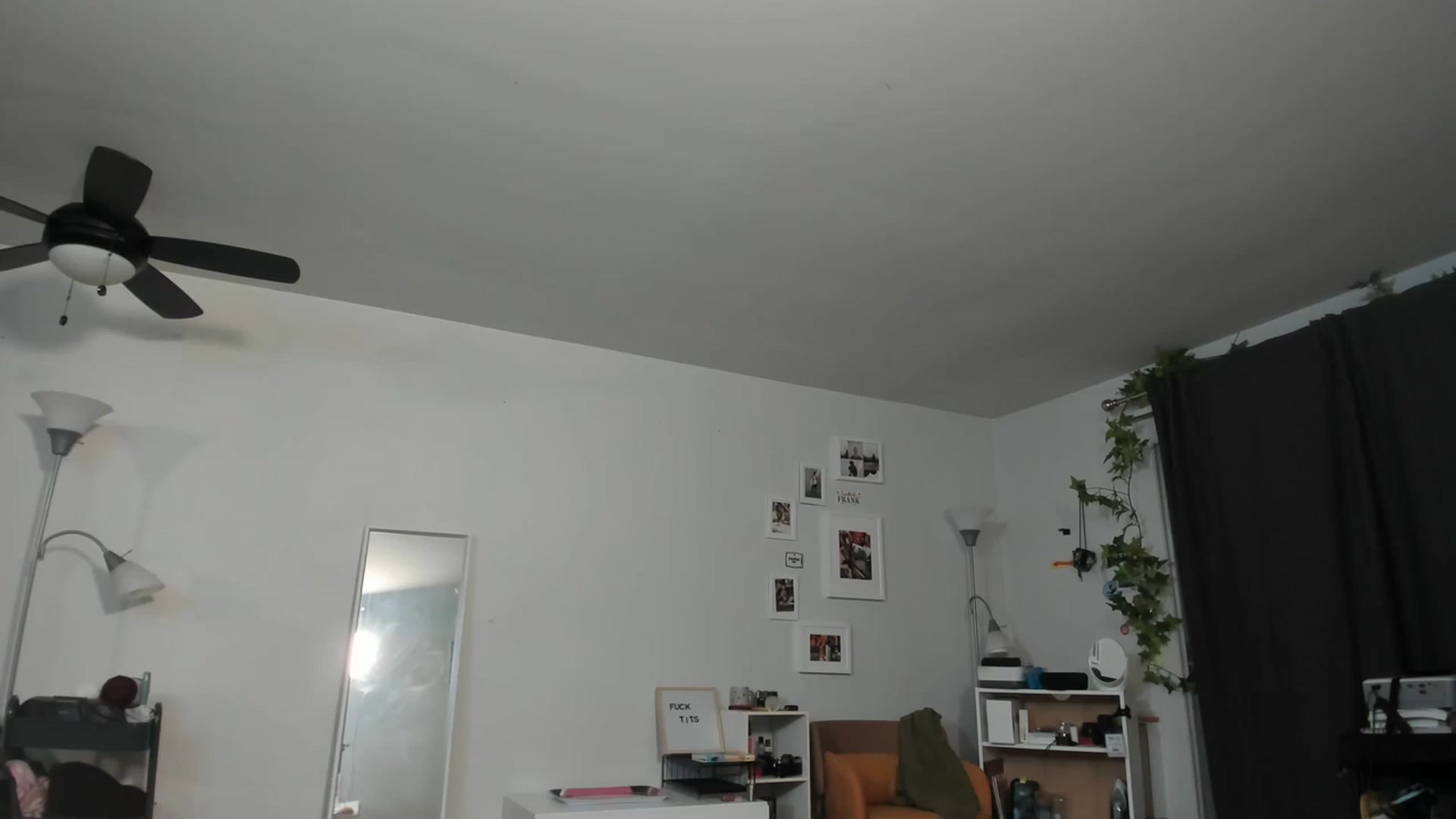Gallery image thumbnail from Frankiiy_'s myfreecams stream on, 01/19/2023, 10:09 image 7 of 20
