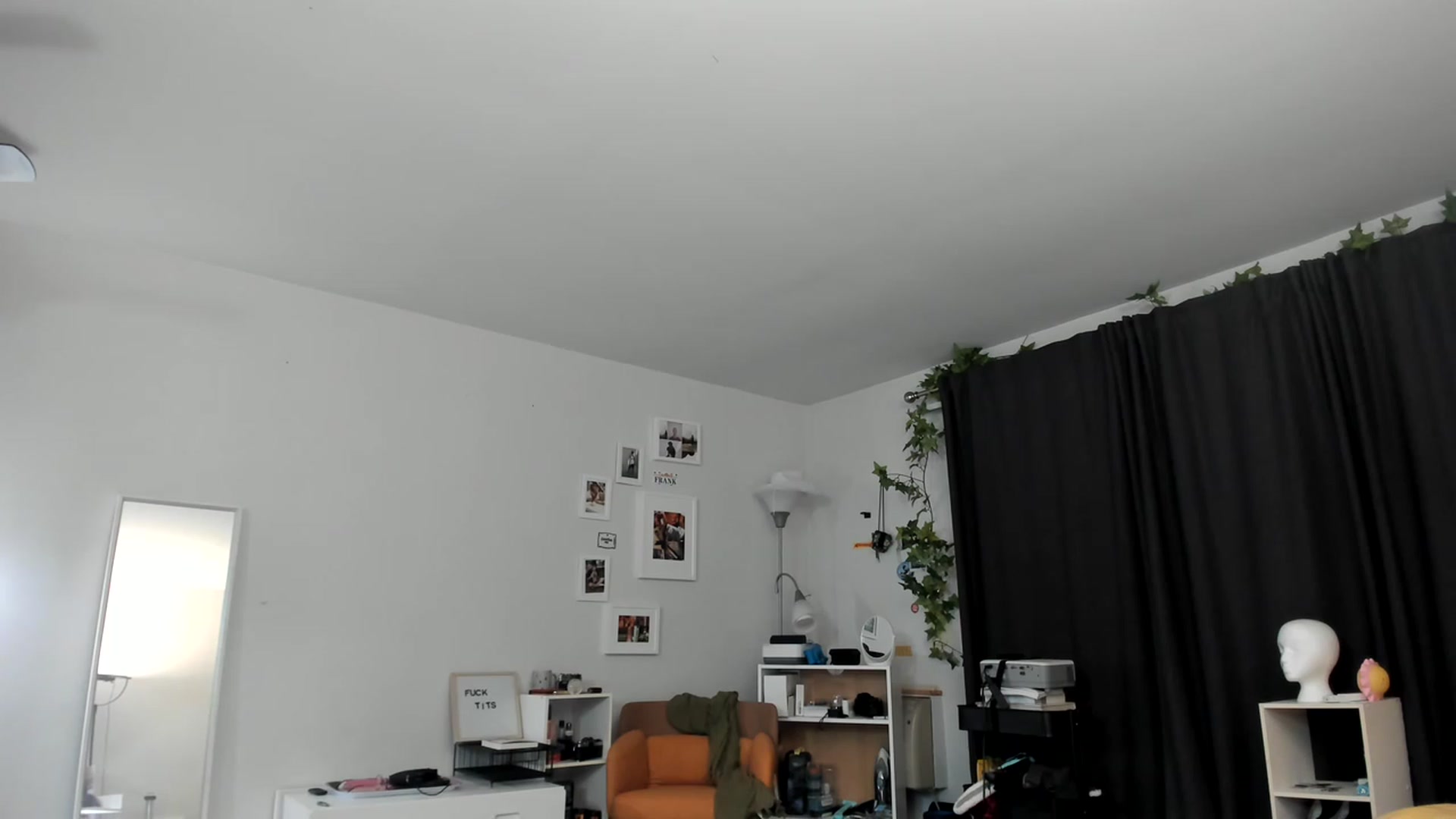 Gallery image thumbnail from Frankiiy_'s myfreecams stream on, 01/21/2023, 09:24 image 8 of 20