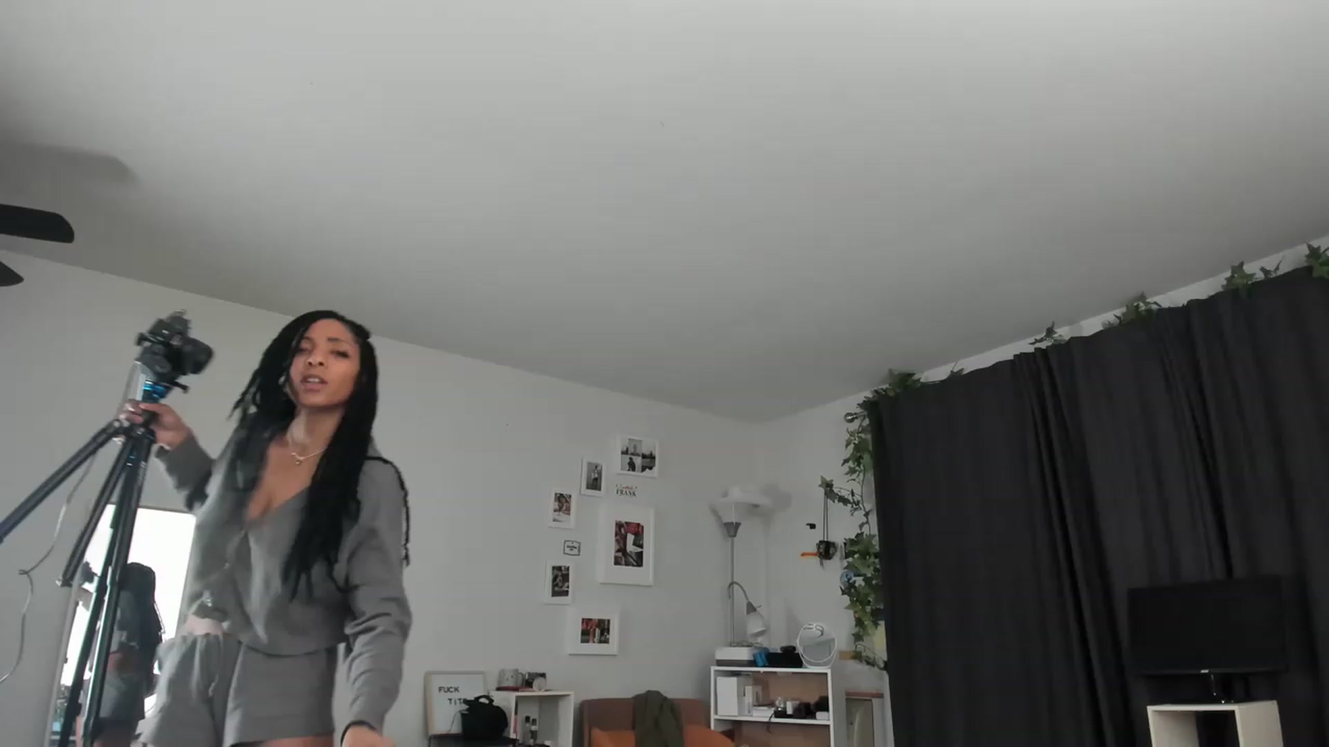 Gallery image thumbnail from Frankiiy_'s myfreecams stream on, 02/12/2023, 10:08 image 1 of 20