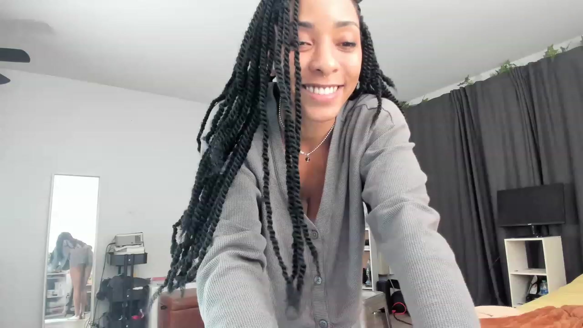 Gallery image thumbnail from Frankiiy_'s myfreecams stream on, 02/12/2023, 10:08 image 2 of 20