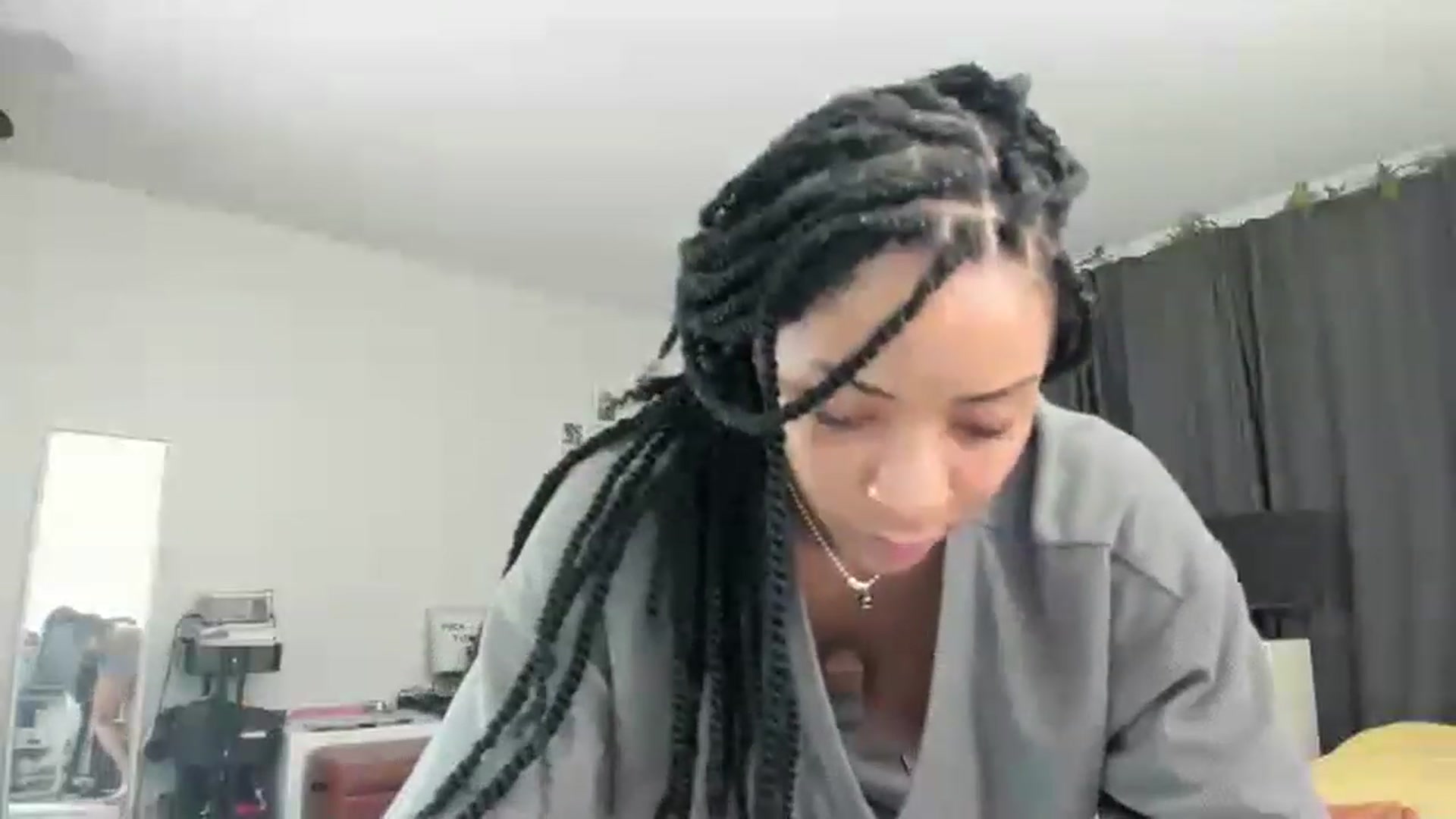 Gallery image thumbnail from Frankiiy_'s myfreecams stream on, 02/12/2023, 10:08 image 19 of 20