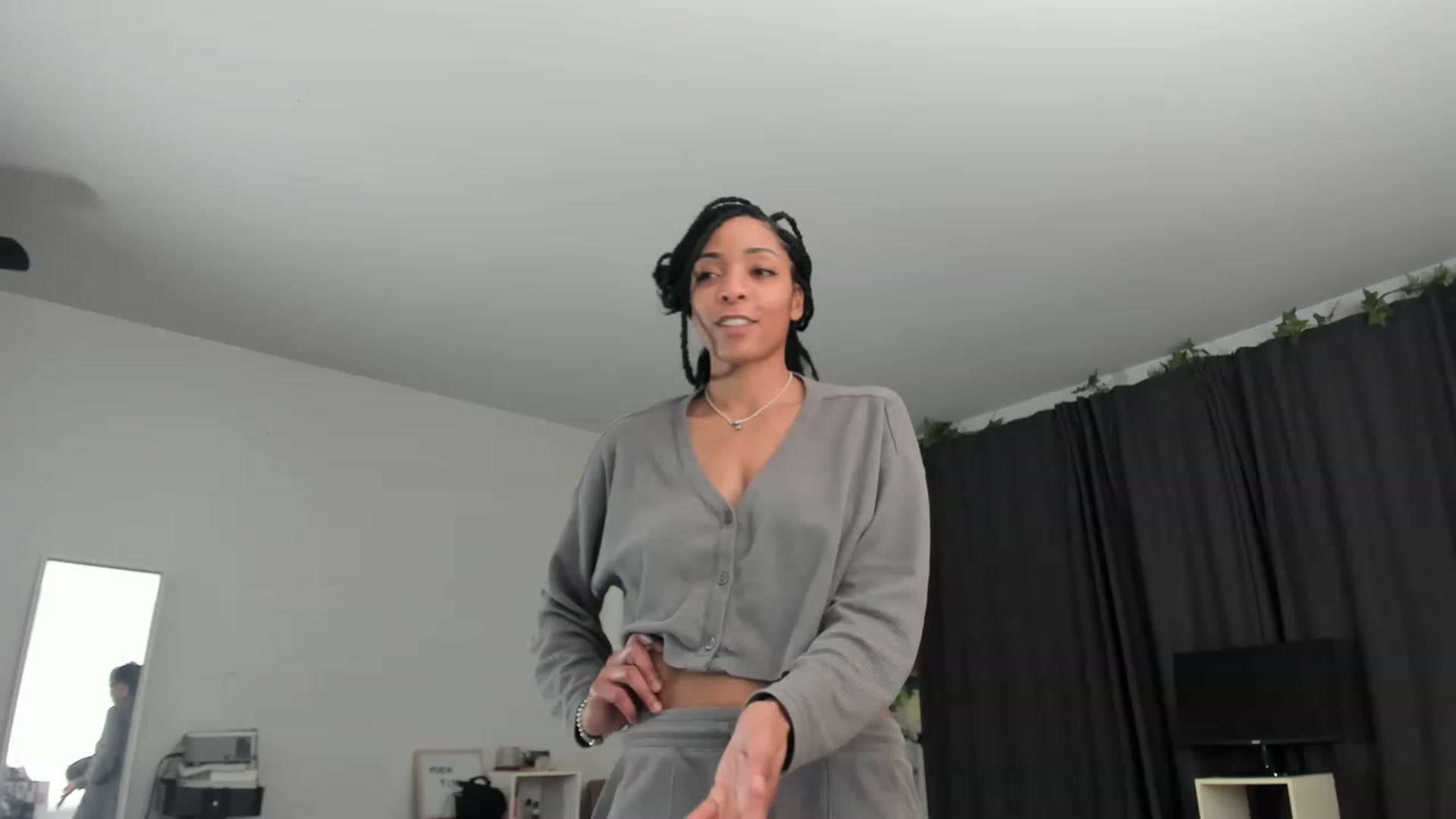 Gallery image thumbnail from Frankiiy_'s myfreecams stream on, 02/12/2023, 10:32 image 13 of 20