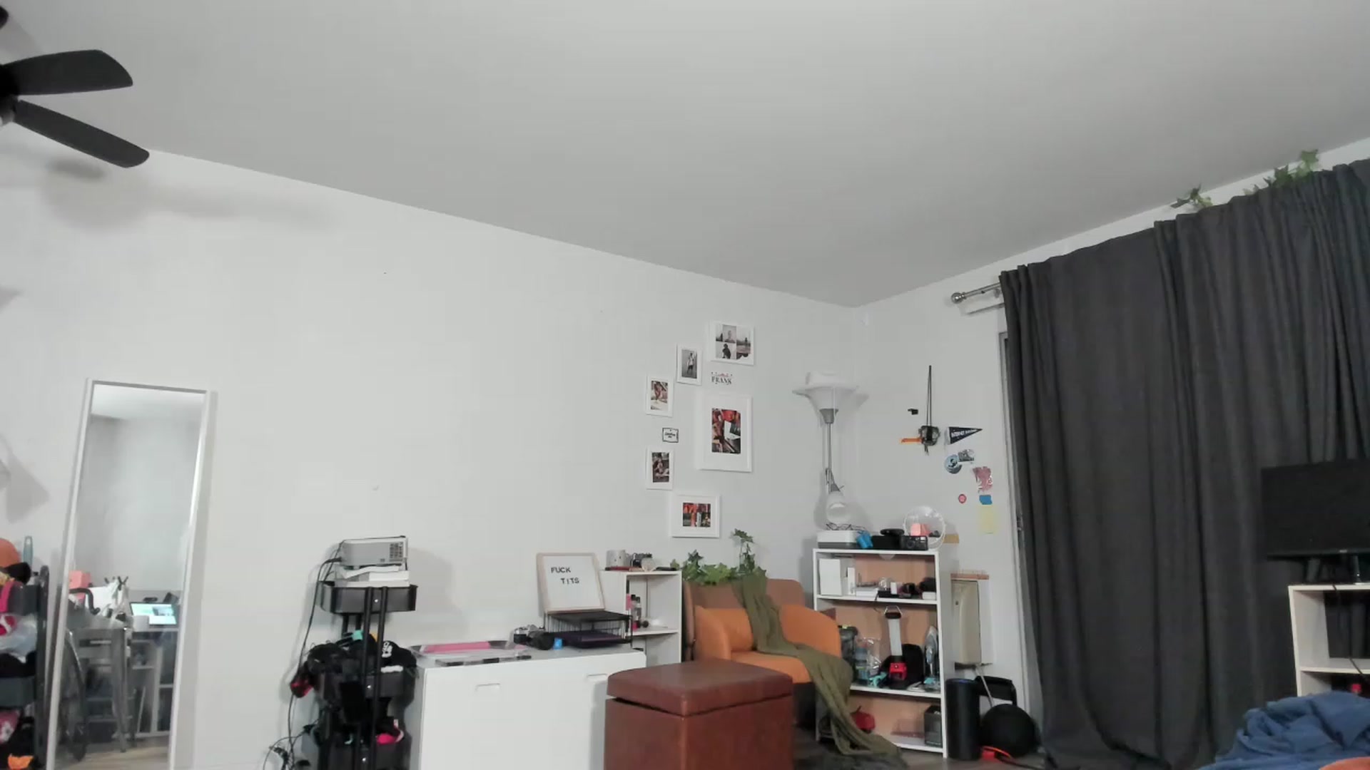 Gallery image thumbnail from Frankiiy_'s myfreecams stream on, 02/17/2023, 06:44 image 6 of 20