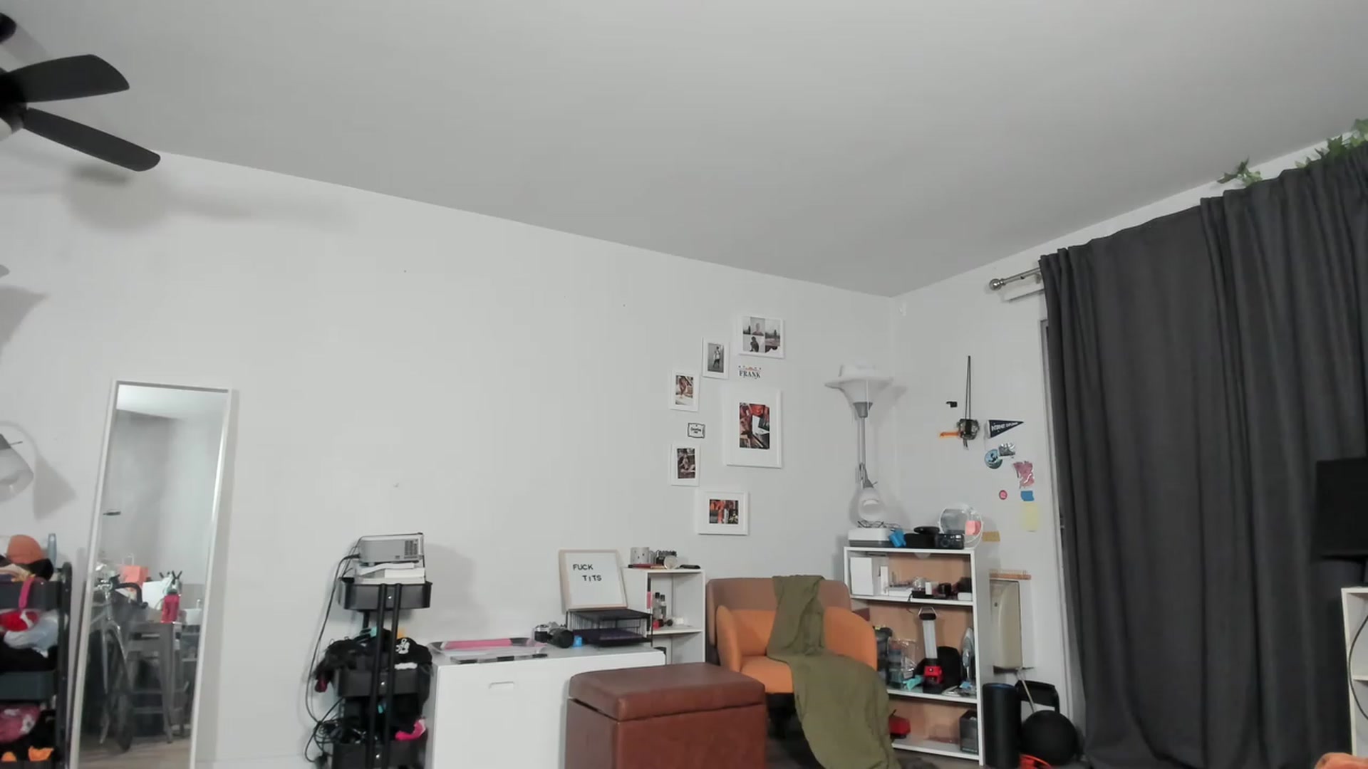 Gallery image thumbnail from Frankiiy_'s myfreecams stream on, 02/17/2023, 08:13 image 18 of 20