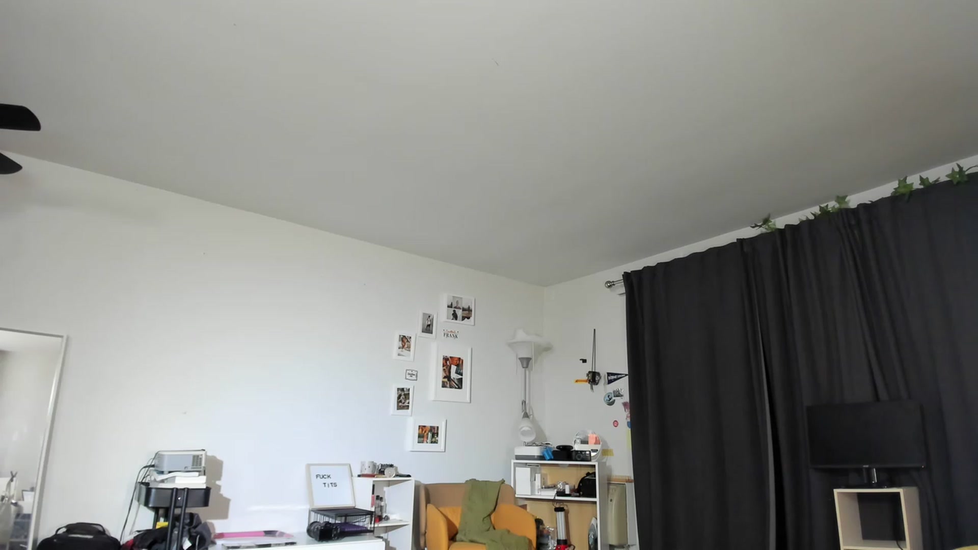 Gallery image thumbnail from Frankiiy_'s myfreecams stream on, 02/23/2023, 09:05 image 20 of 20