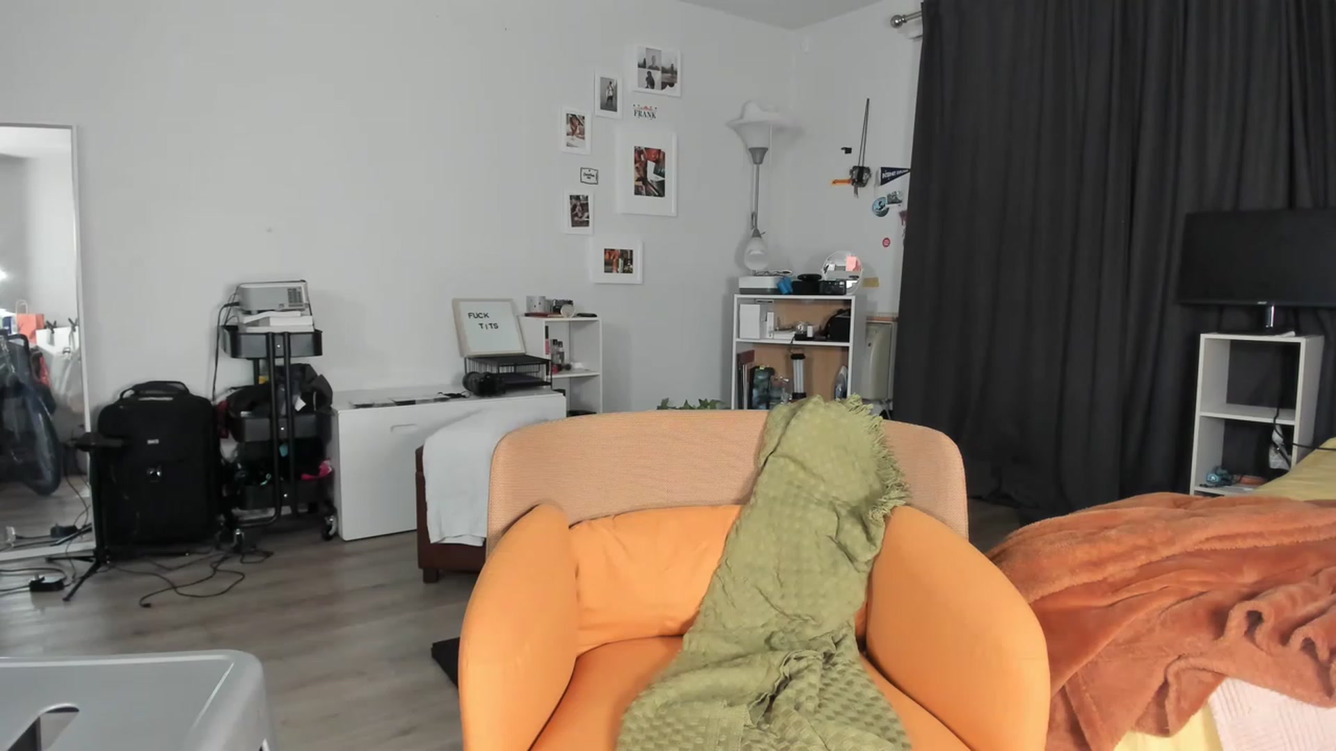 Gallery image thumbnail from Frankiiy_'s myfreecams stream on, 02/24/2023, 10:04 image 2 of 20