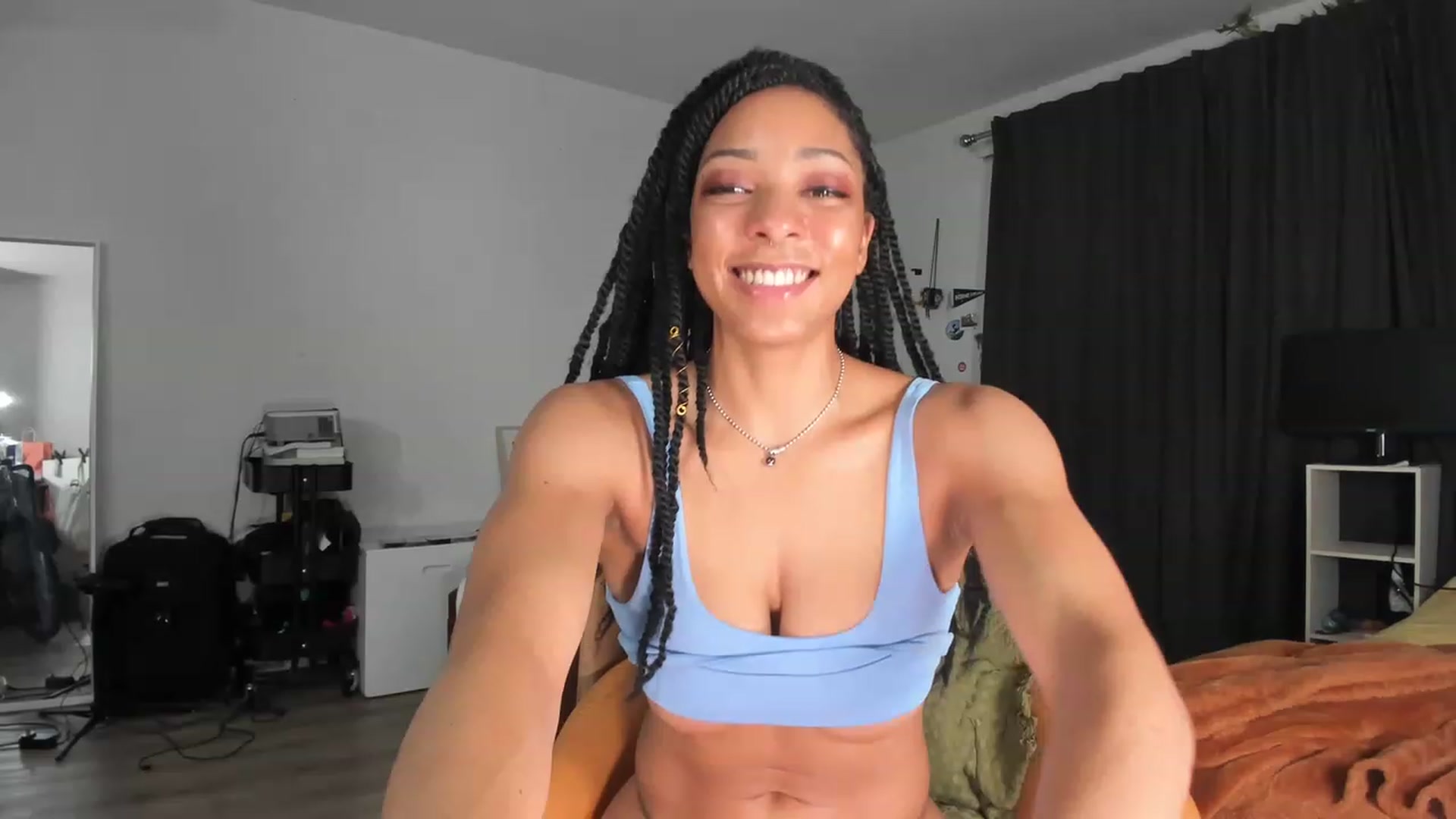 Gallery image thumbnail from Frankiiy_'s myfreecams stream on, 02/24/2023, 10:04 image 4 of 20