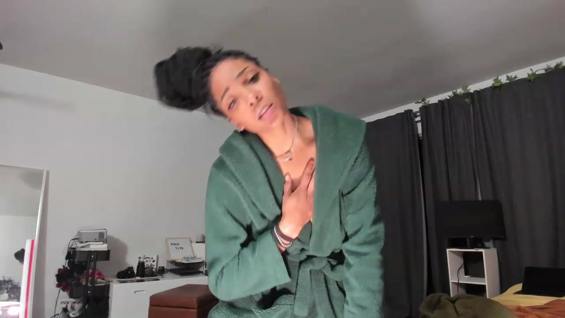 Gallery image thumbnail from Frankiiy_'s myfreecams stream on, 03/02/2023, 07:23 image 19 of 20