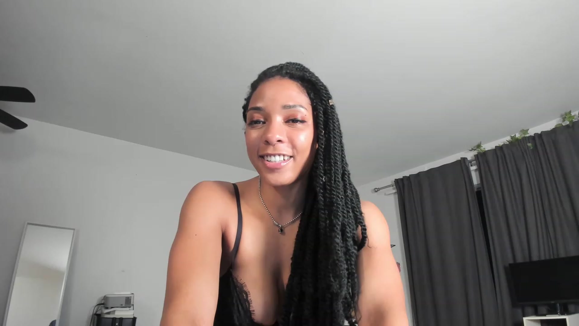 Gallery image thumbnail from Frankiiy_'s myfreecams stream on, 03/03/2023, 07:59 image 14 of 20