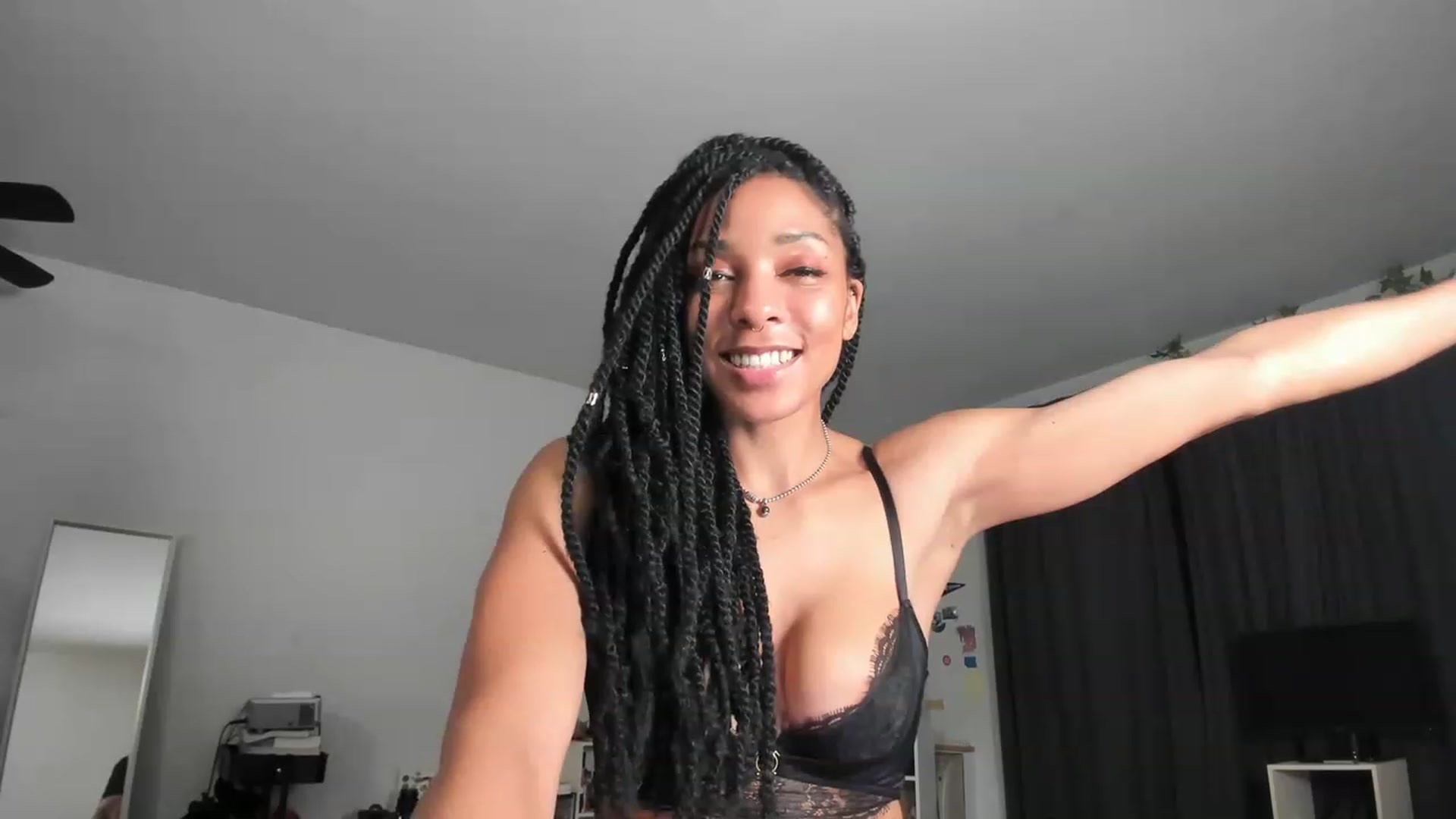 Gallery image thumbnail from Frankiiy_'s myfreecams stream on, 03/03/2023, 09:32 image 7 of 20