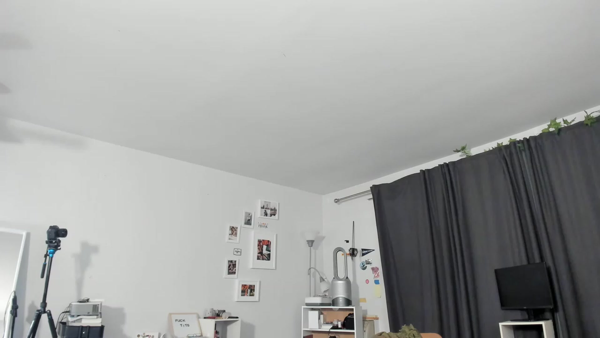 Gallery image thumbnail from Frankiiy_'s myfreecams stream on, 03/10/2023, 10:59 image 6 of 20