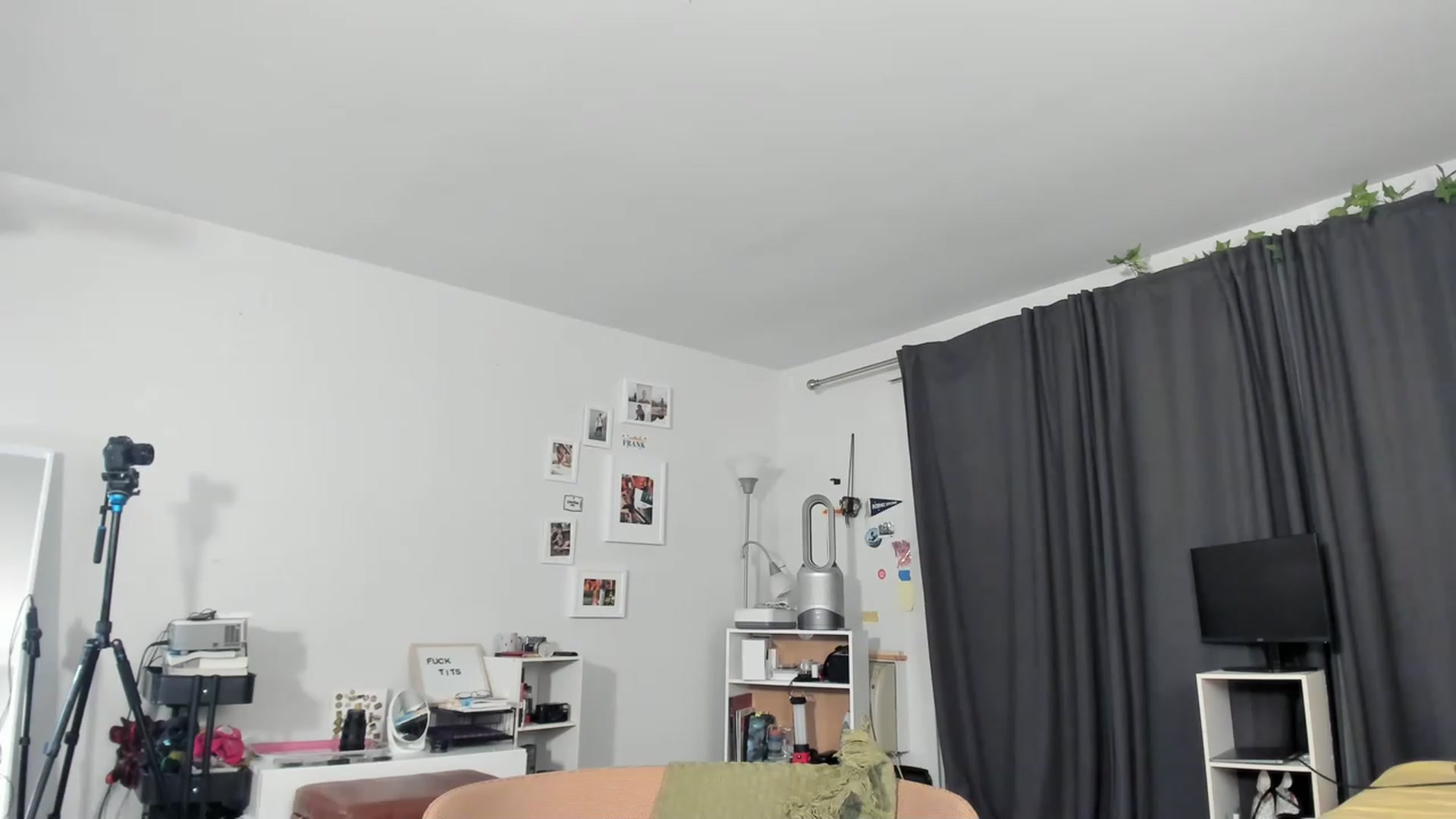 Gallery image thumbnail from Frankiiy_'s myfreecams stream on, 03/10/2023, 10:59 image 2 of 20