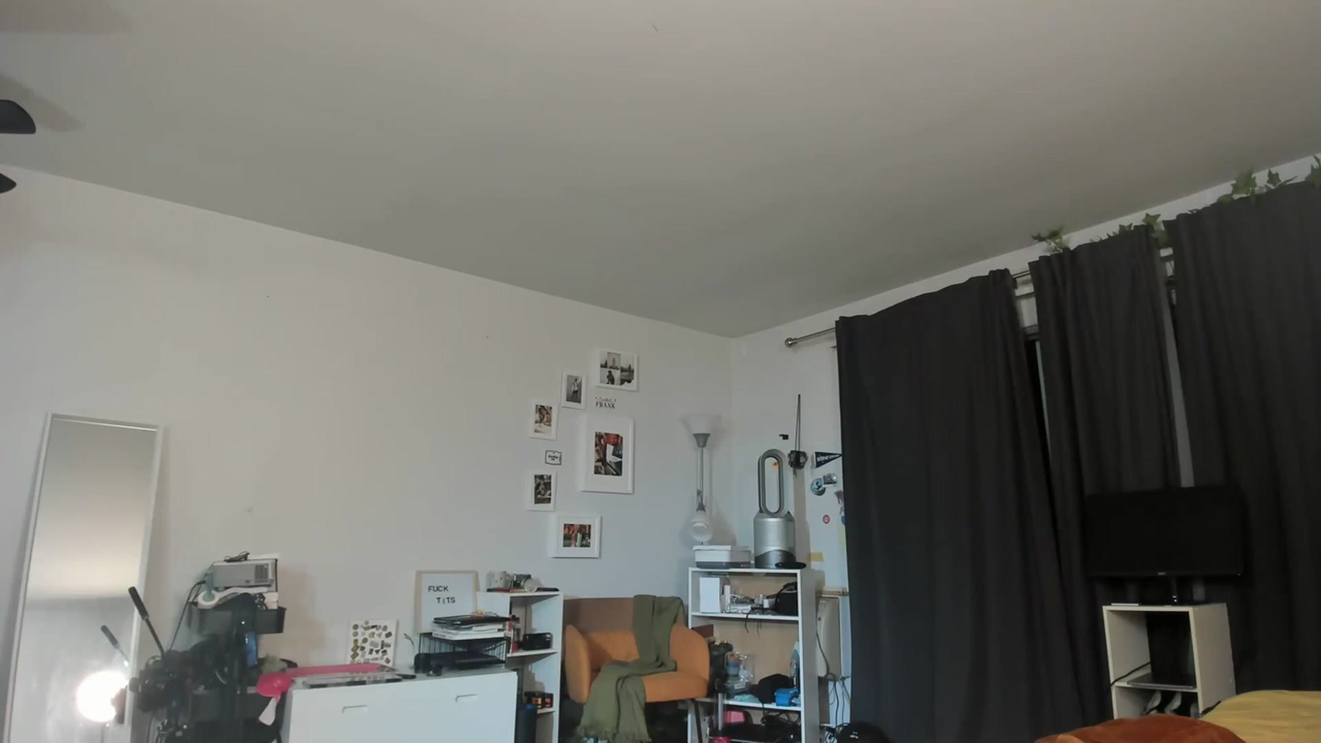 Gallery image thumbnail from Frankiiy_'s myfreecams stream on, 03/23/2023, 05:31 image 5 of 20