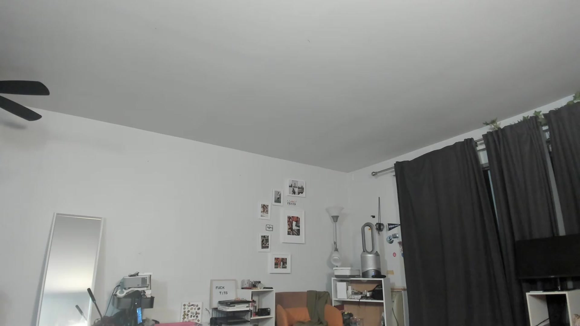 Gallery image thumbnail from Frankiiy_'s myfreecams stream on, 03/23/2023, 07:14 image 8 of 20