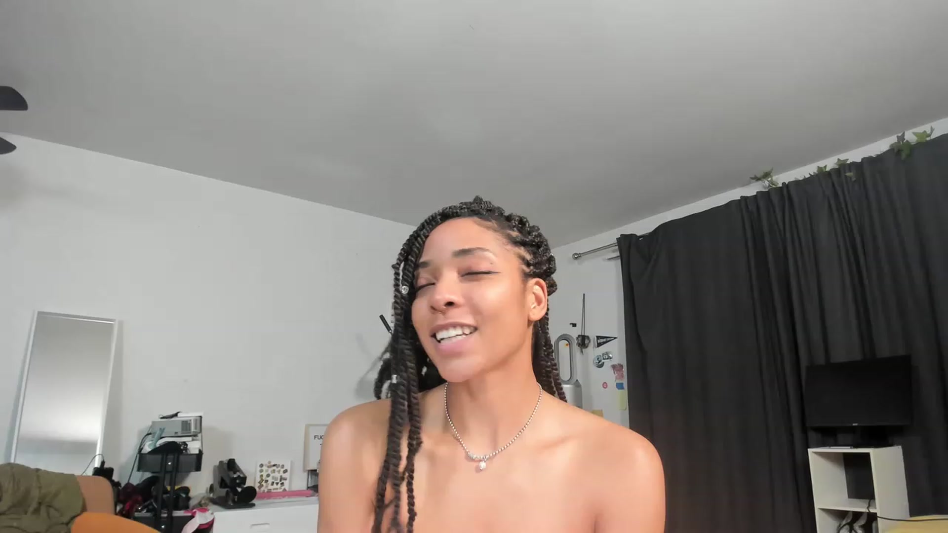 Gallery image thumbnail from Frankiiy_'s myfreecams stream on, 03/31/2023, 09:06 image 14 of 20