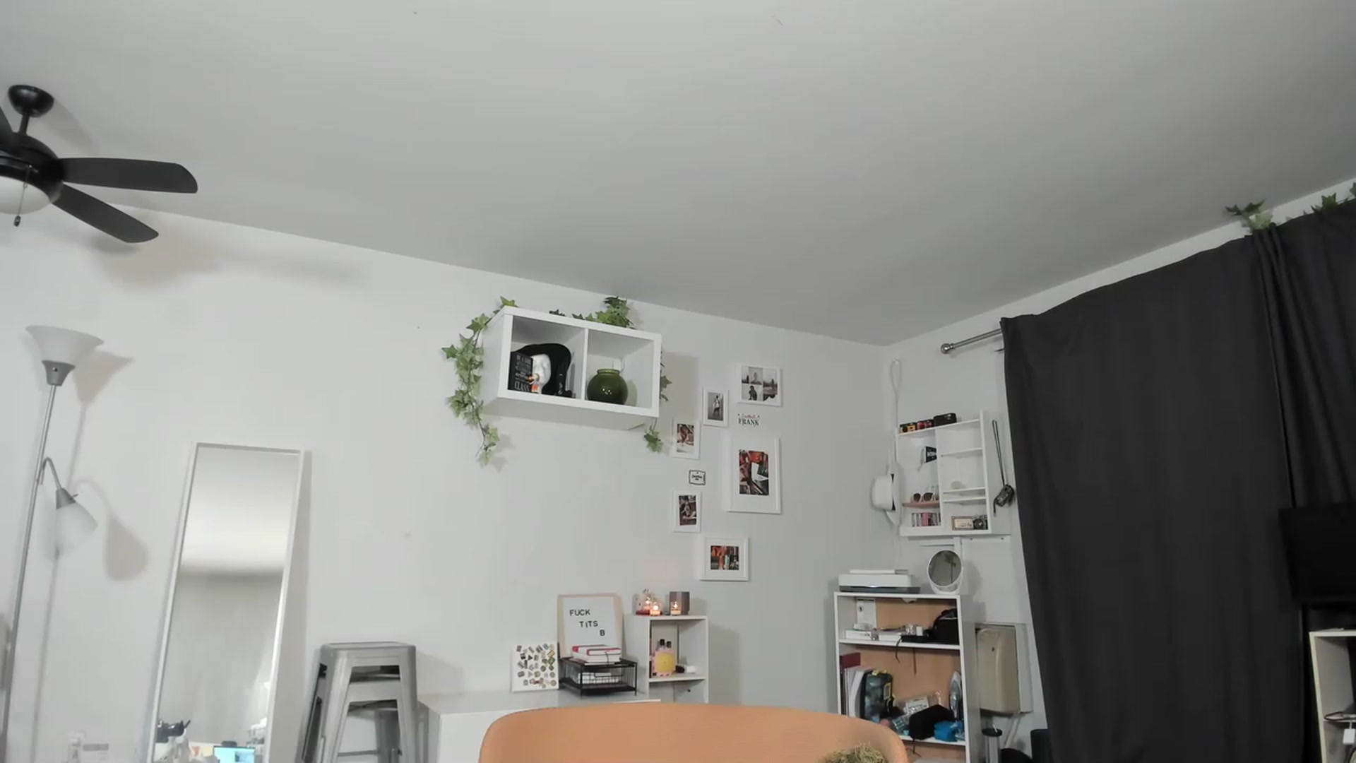 Gallery image thumbnail from Frankiiy_'s myfreecams stream on, 04/07/2023, 08:30 image 9 of 20