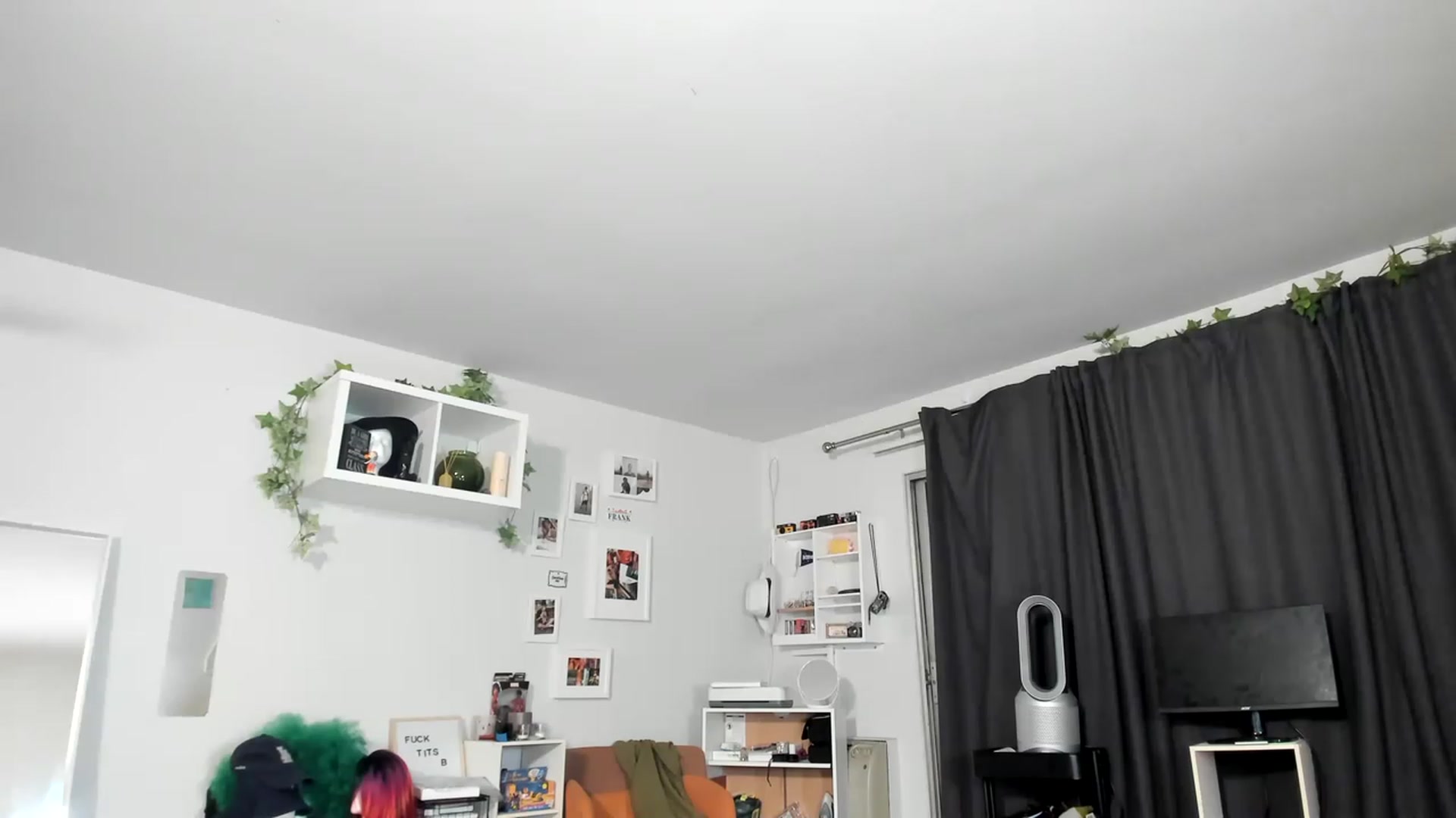 Gallery image thumbnail from Frankiiy_'s myfreecams stream on, 05/05/2023, 07:05 image 19 of 20