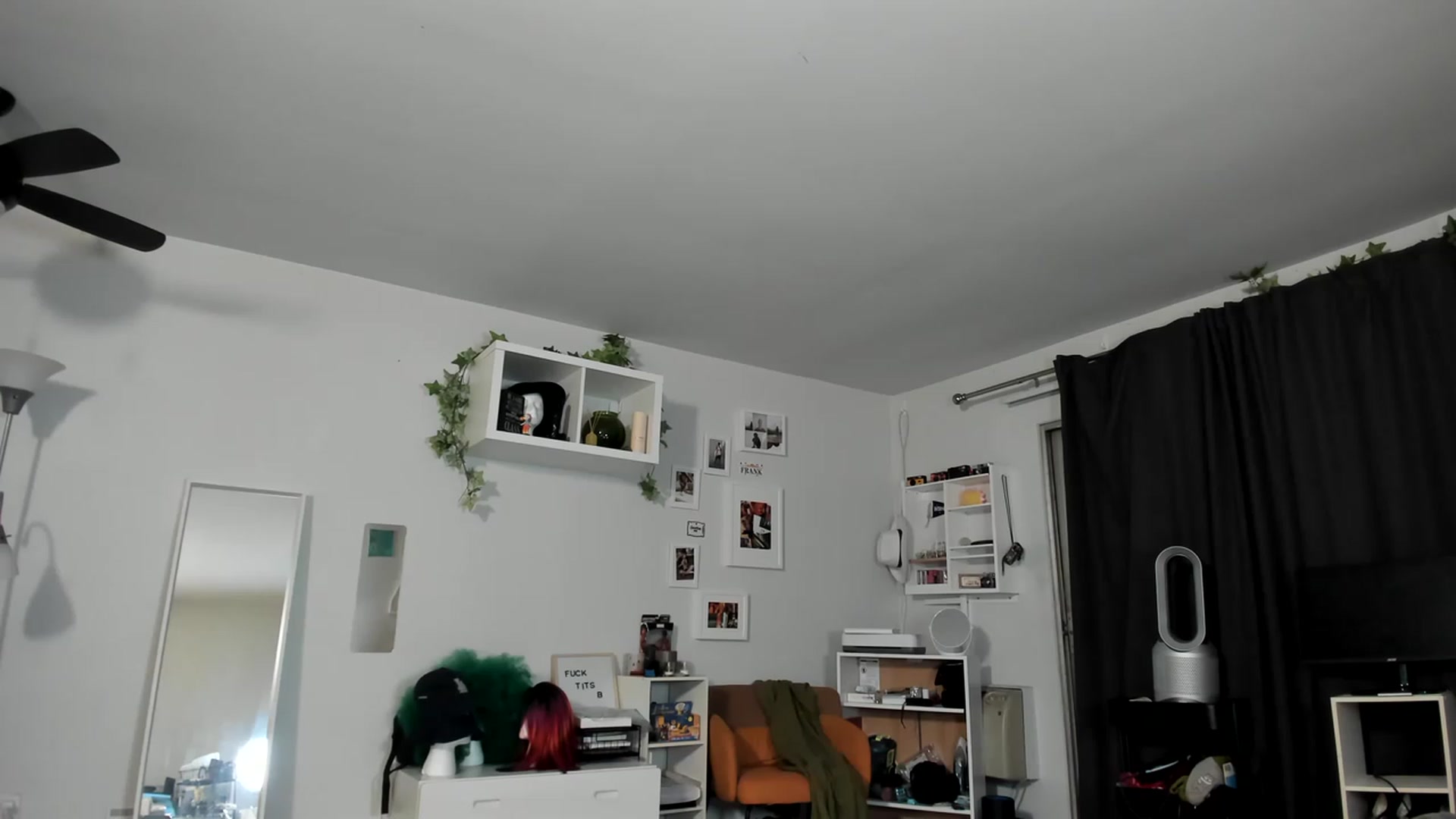 Gallery image thumbnail from Frankiiy_'s myfreecams stream on, 05/05/2023, 09:44 image 4 of 20