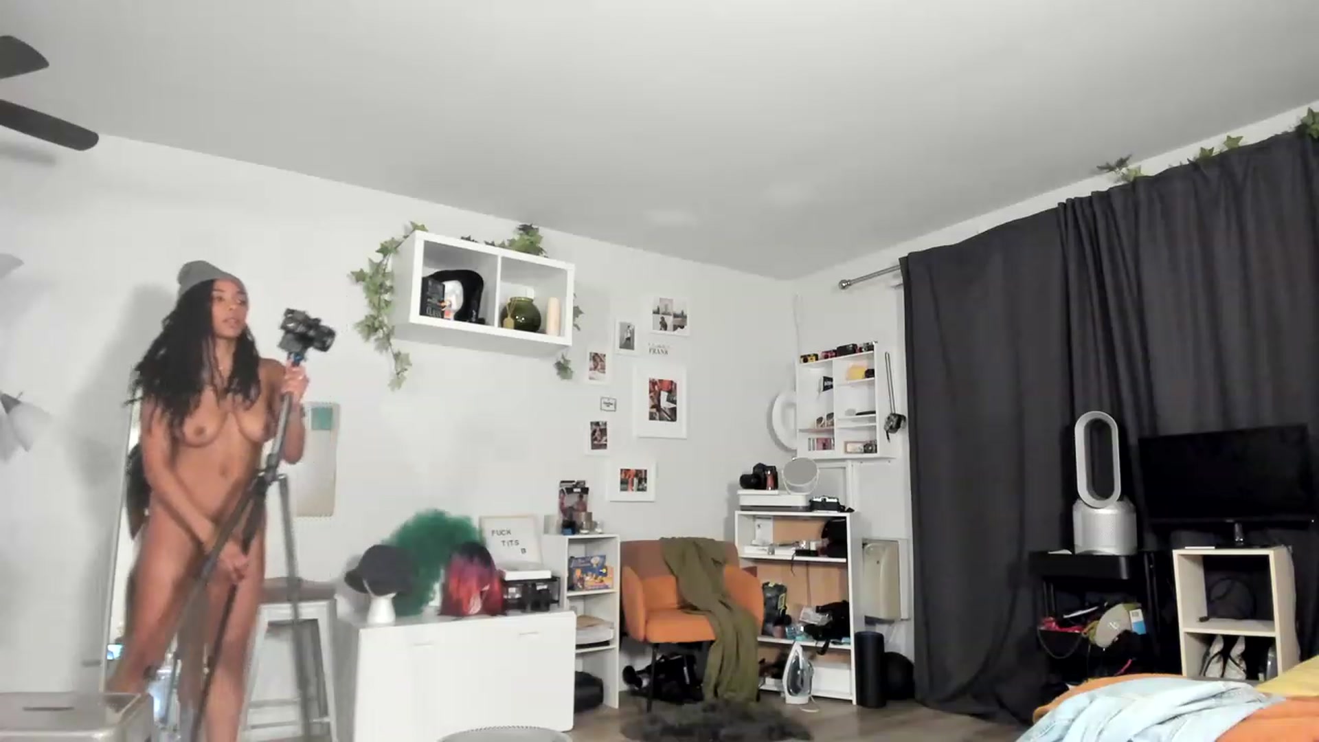 Gallery image thumbnail from Frankiiy_'s myfreecams stream on, 05/11/2023, 07:21 image 12 of 20