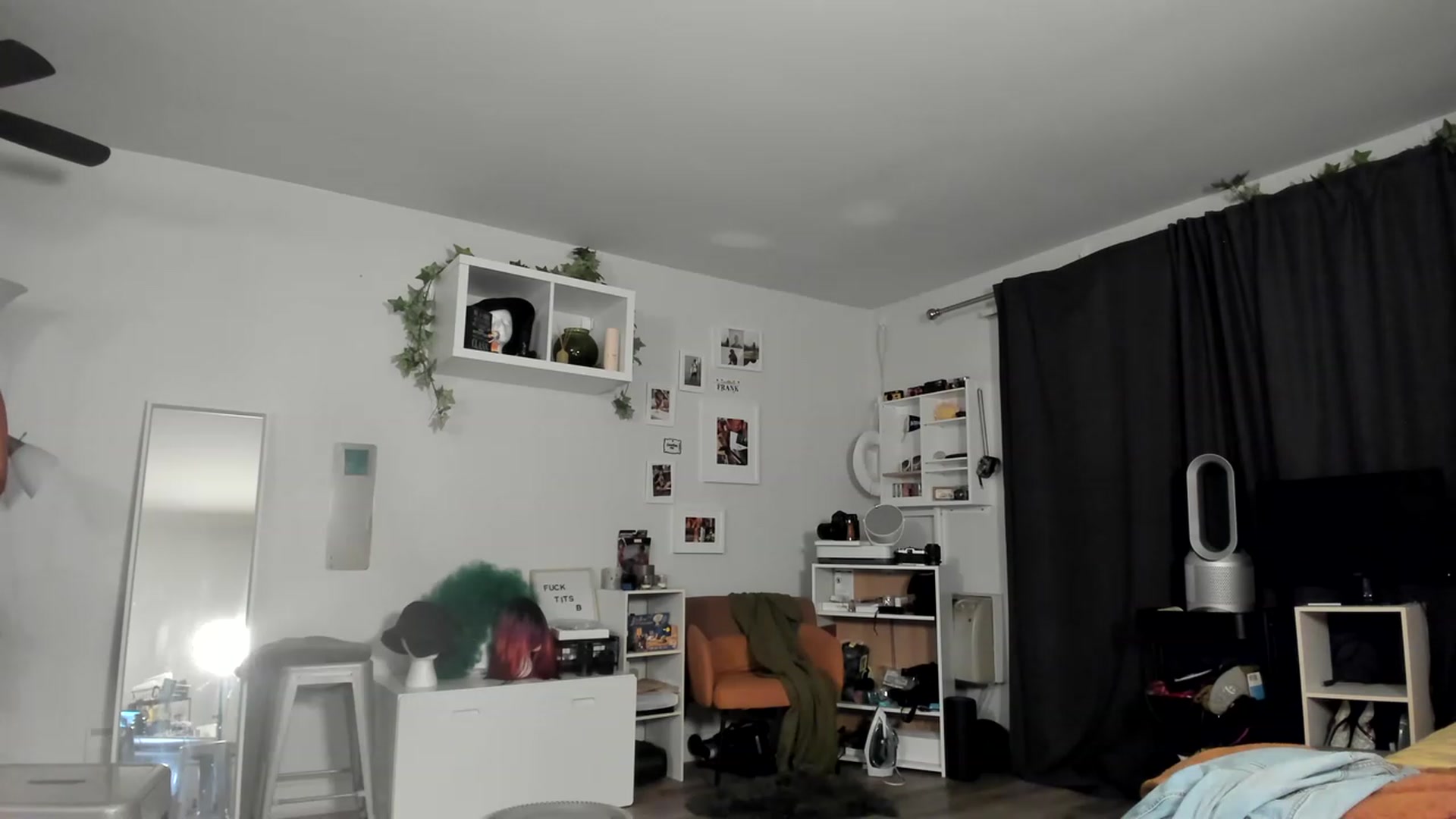 Gallery image thumbnail from Frankiiy_'s myfreecams stream on, 05/11/2023, 07:21 image 13 of 20