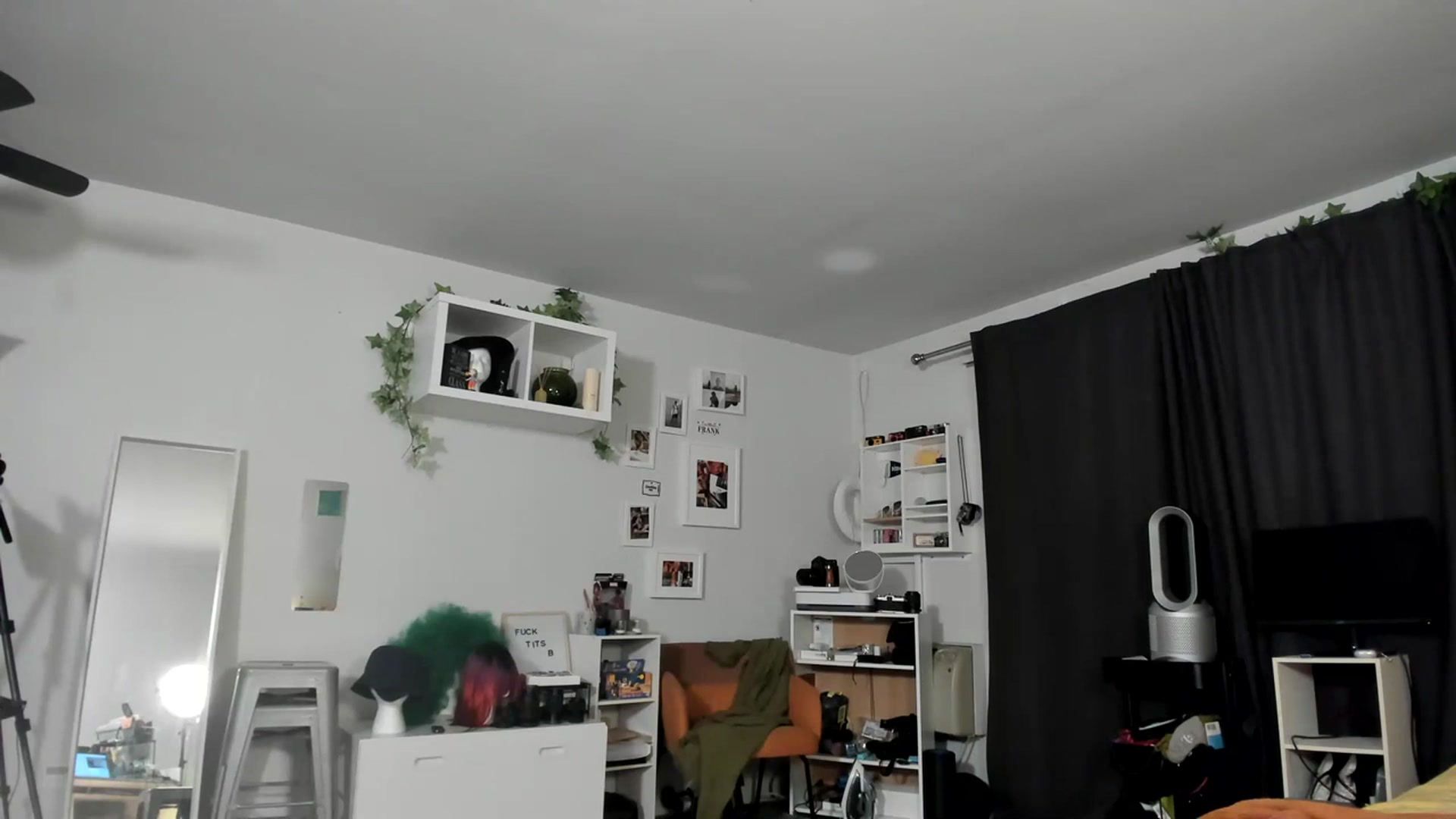 Gallery image thumbnail from Frankiiy_'s myfreecams stream on, 05/12/2023, 08:02 image 2 of 20