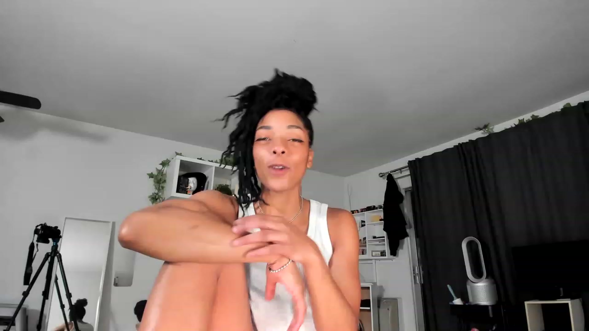 Gallery image thumbnail from Frankiiy_'s myfreecams stream on, 06/01/2023, 08:32 image 9 of 20