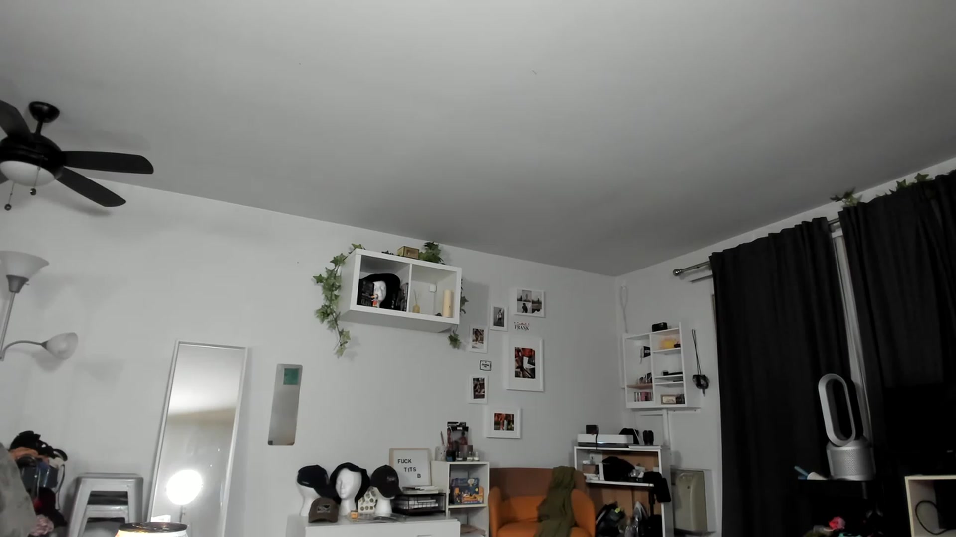 Gallery image thumbnail from Frankiiy_'s myfreecams stream on, 06/15/2023, 05:36 image 20 of 20