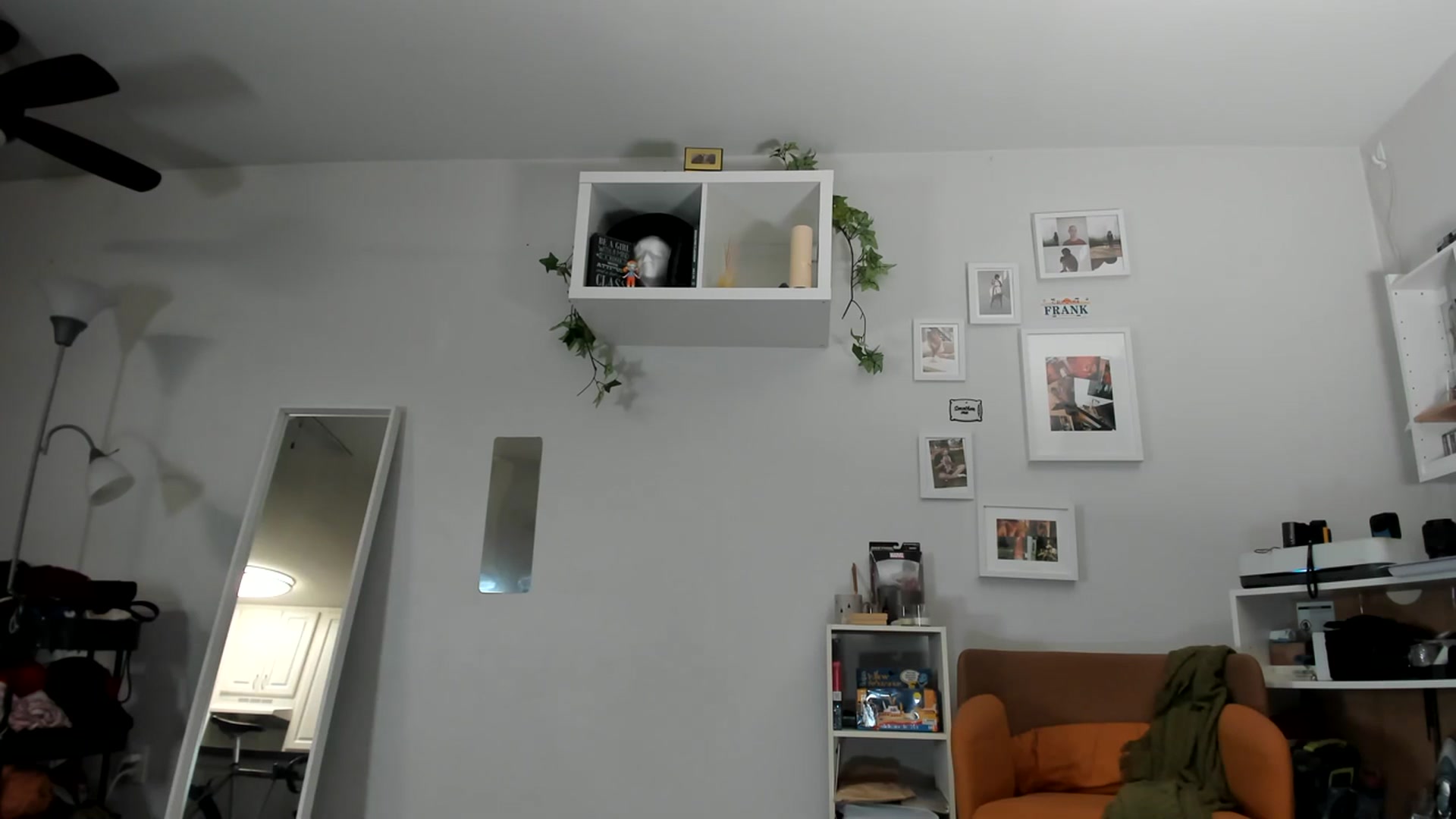 Gallery image thumbnail from Frankiiy_'s myfreecams stream on, 06/23/2023, 06:00 image 1 of 20