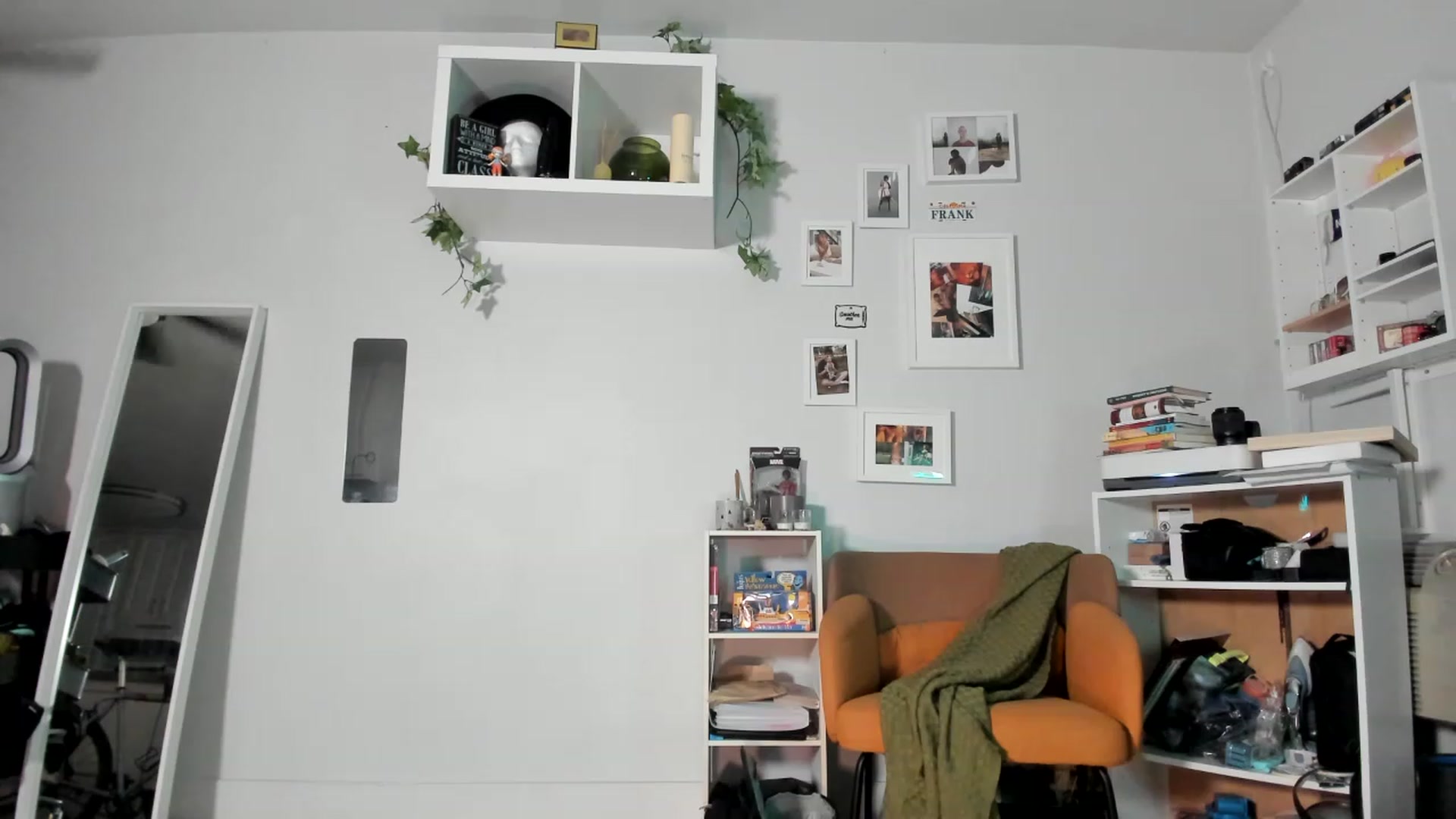 Gallery image thumbnail from Frankiiy_'s myfreecams stream on, 06/28/2023, 07:57 image 11 of 20