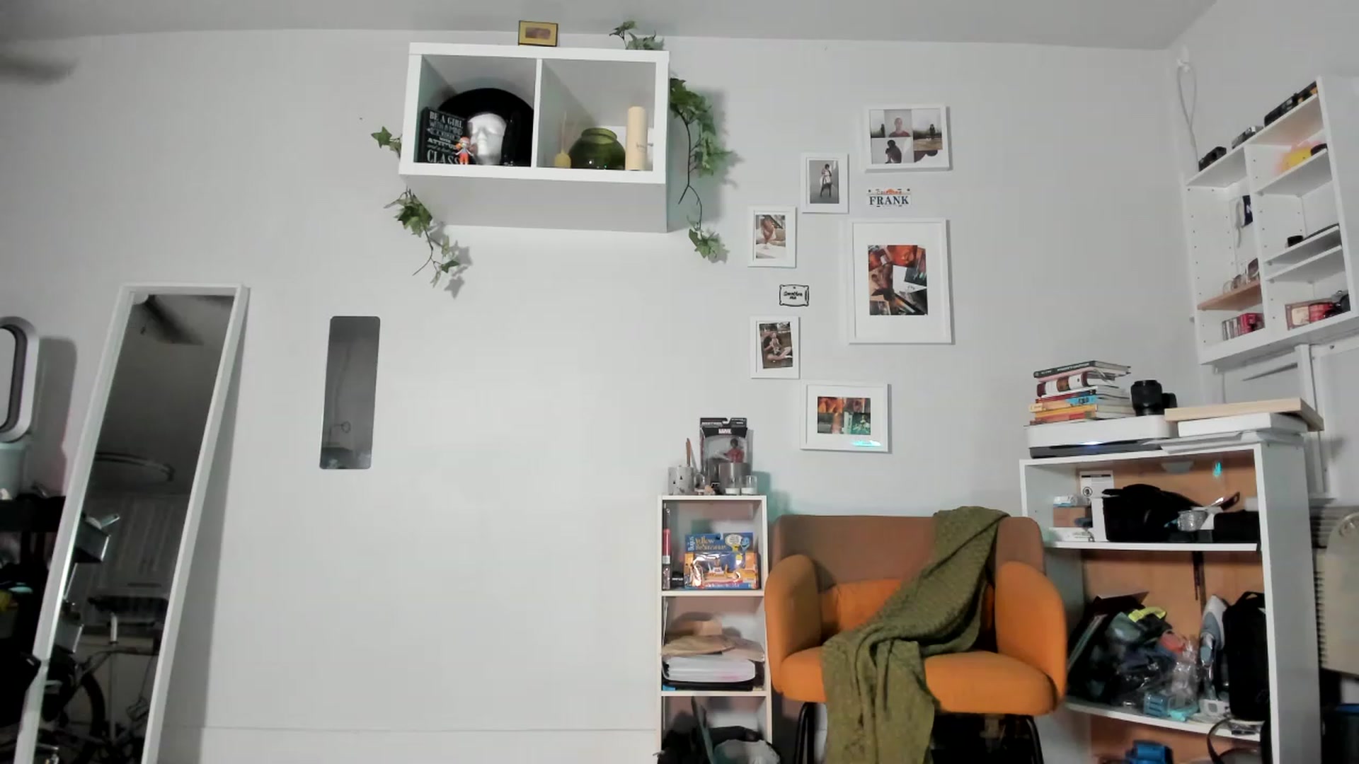 Gallery image thumbnail from Frankiiy_'s myfreecams stream on, 06/28/2023, 07:57 image 12 of 20