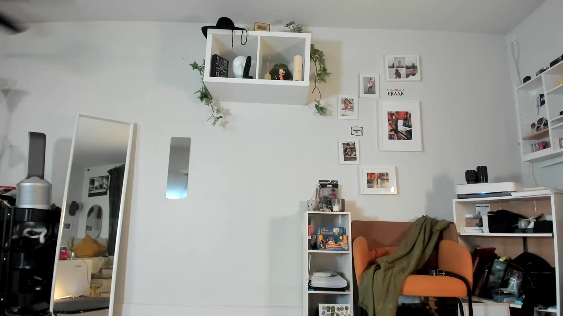 Gallery image thumbnail from Frankiiy_'s myfreecams stream on, 07/14/2023, 05:44 image 14 of 20
